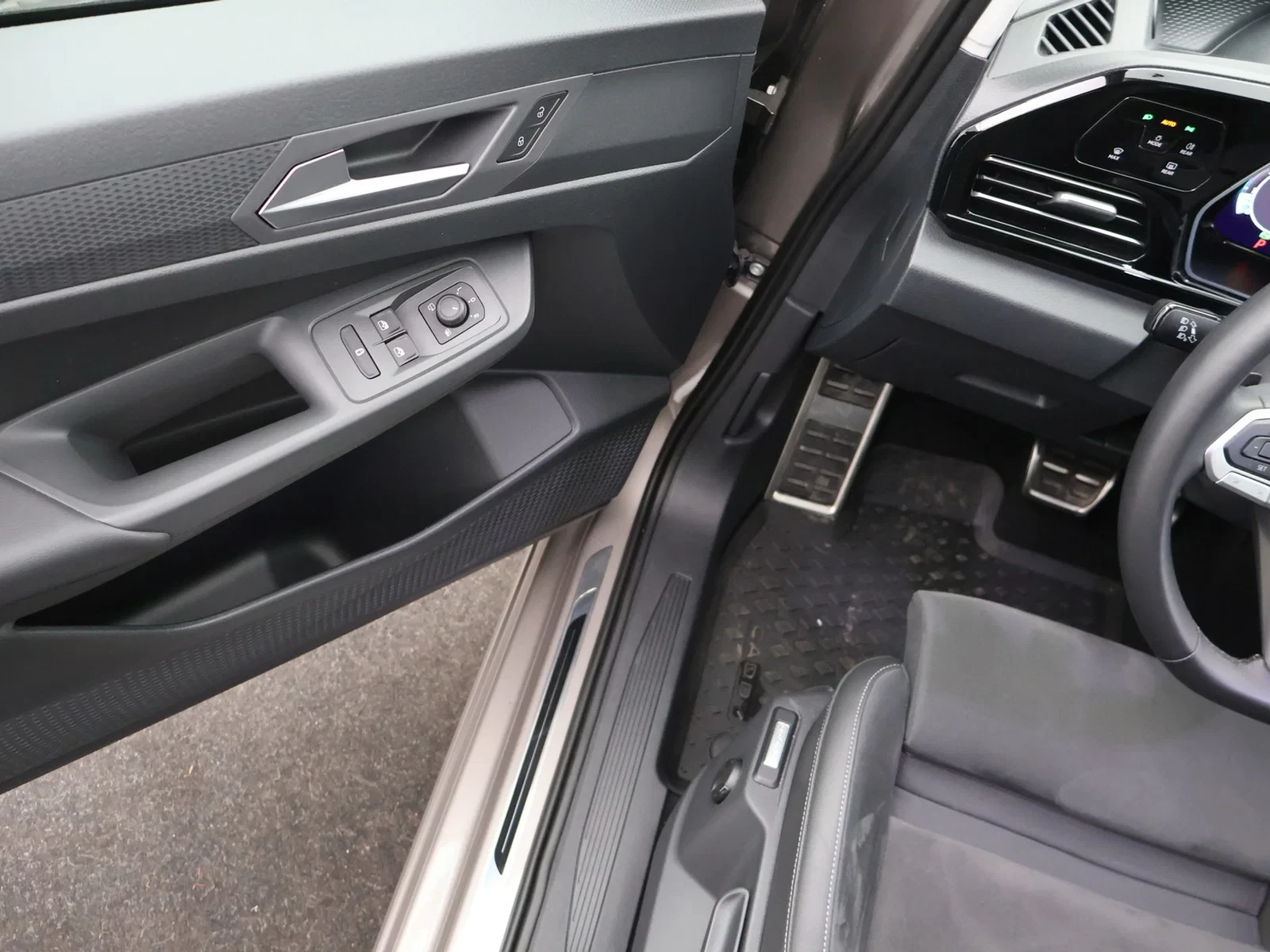 Volkswagen-Caddy-image-13