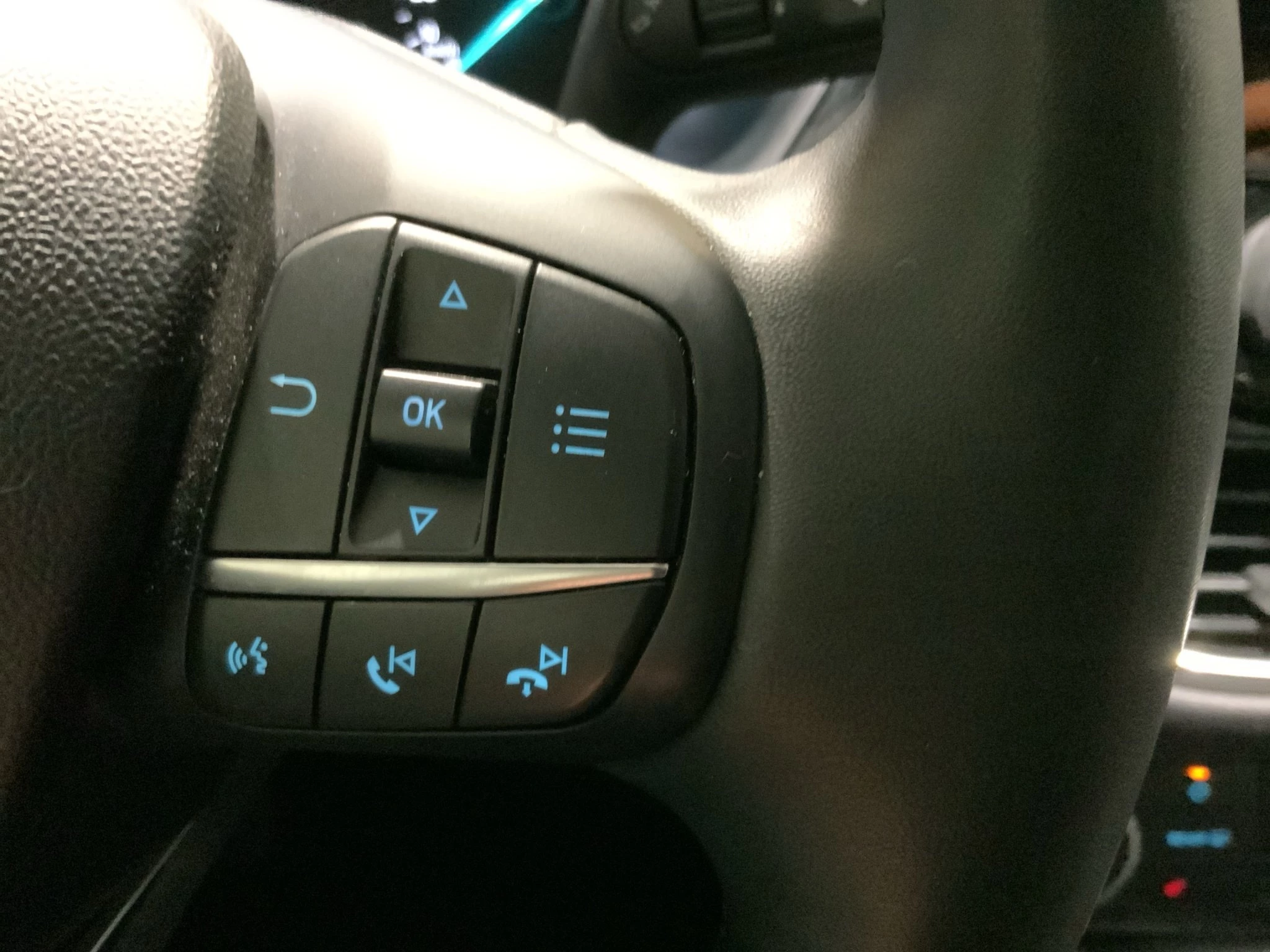 Ford Puma Cool &Connect | LED | Winter-Paket