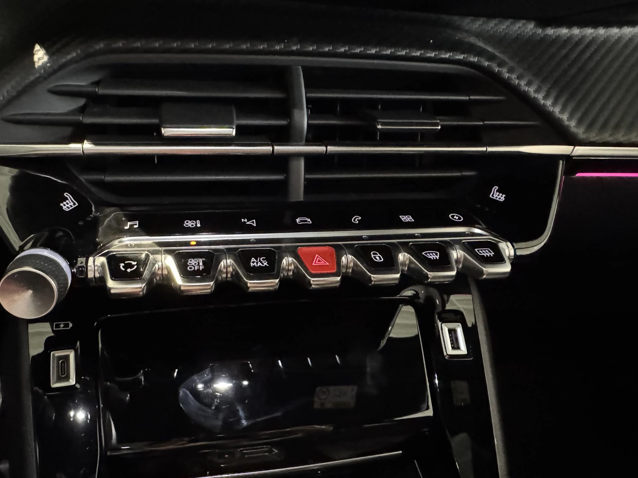 Peugeot-e-208-image-21