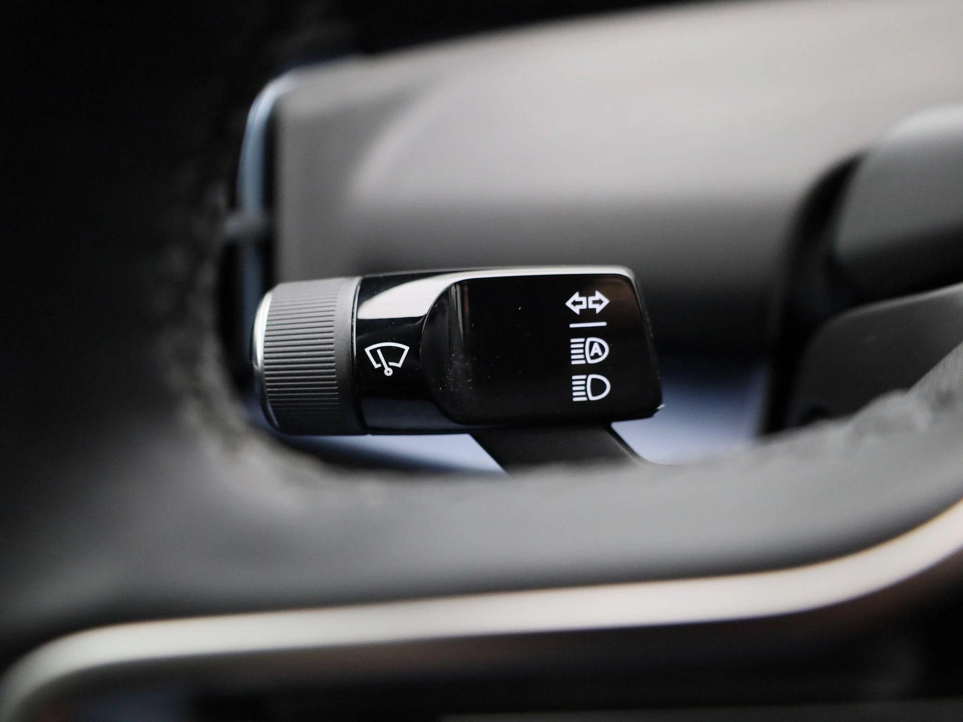 Volvo-EX30-image-25