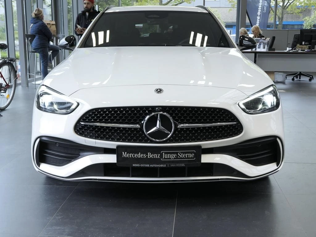Mercedes-Benz-C-Klasse 300-image-3