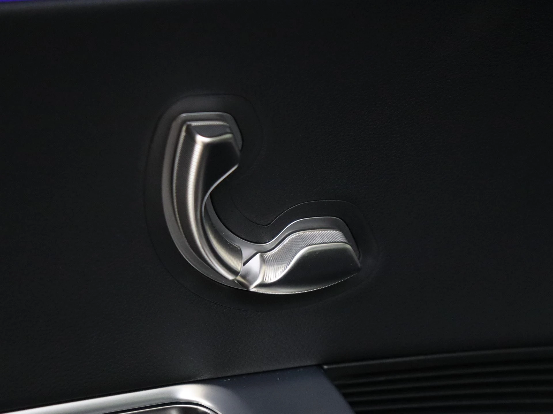 Mercedes-Benz-C-Klasse-image-26