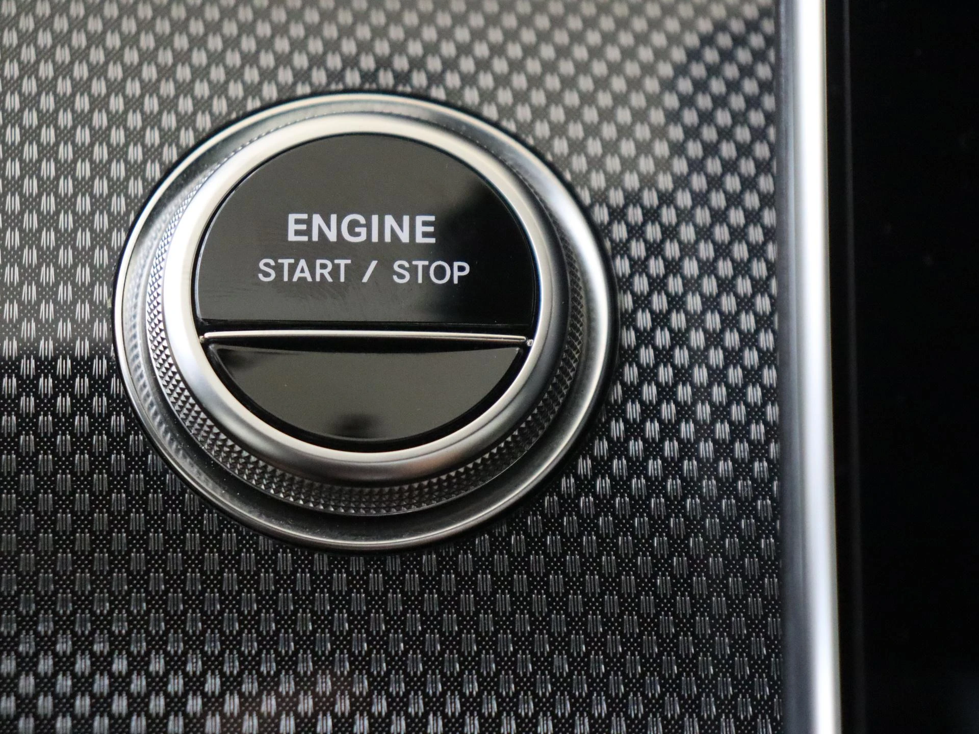 Mercedes-Benz-C-Klasse-image-20