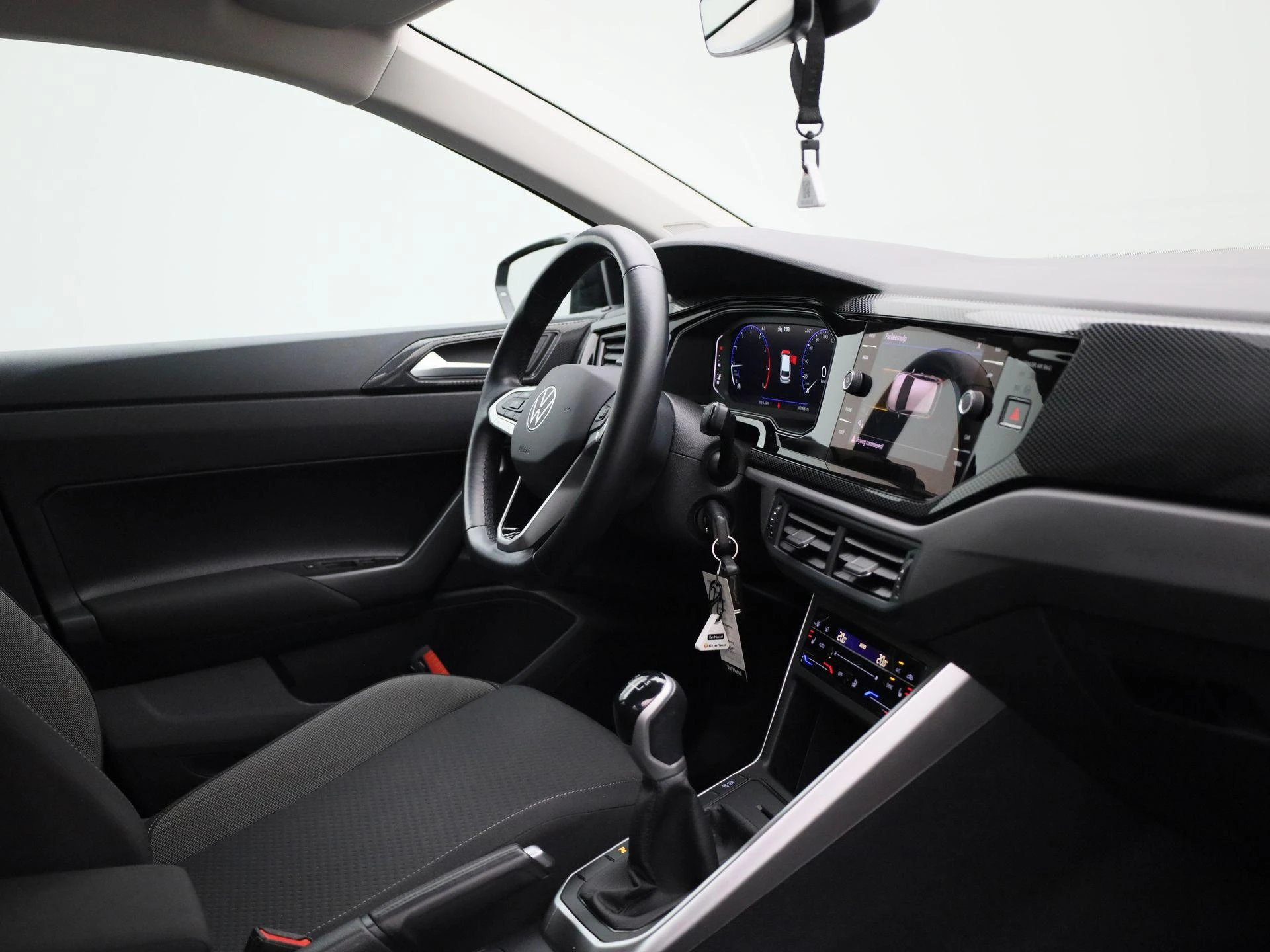 Volkswagen-Polo-image-29