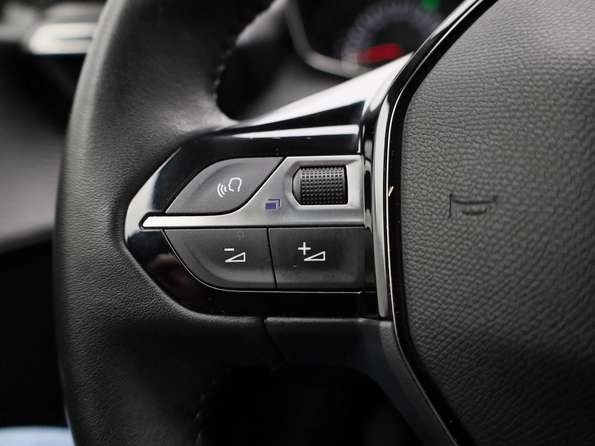 Peugeot-208-image-16