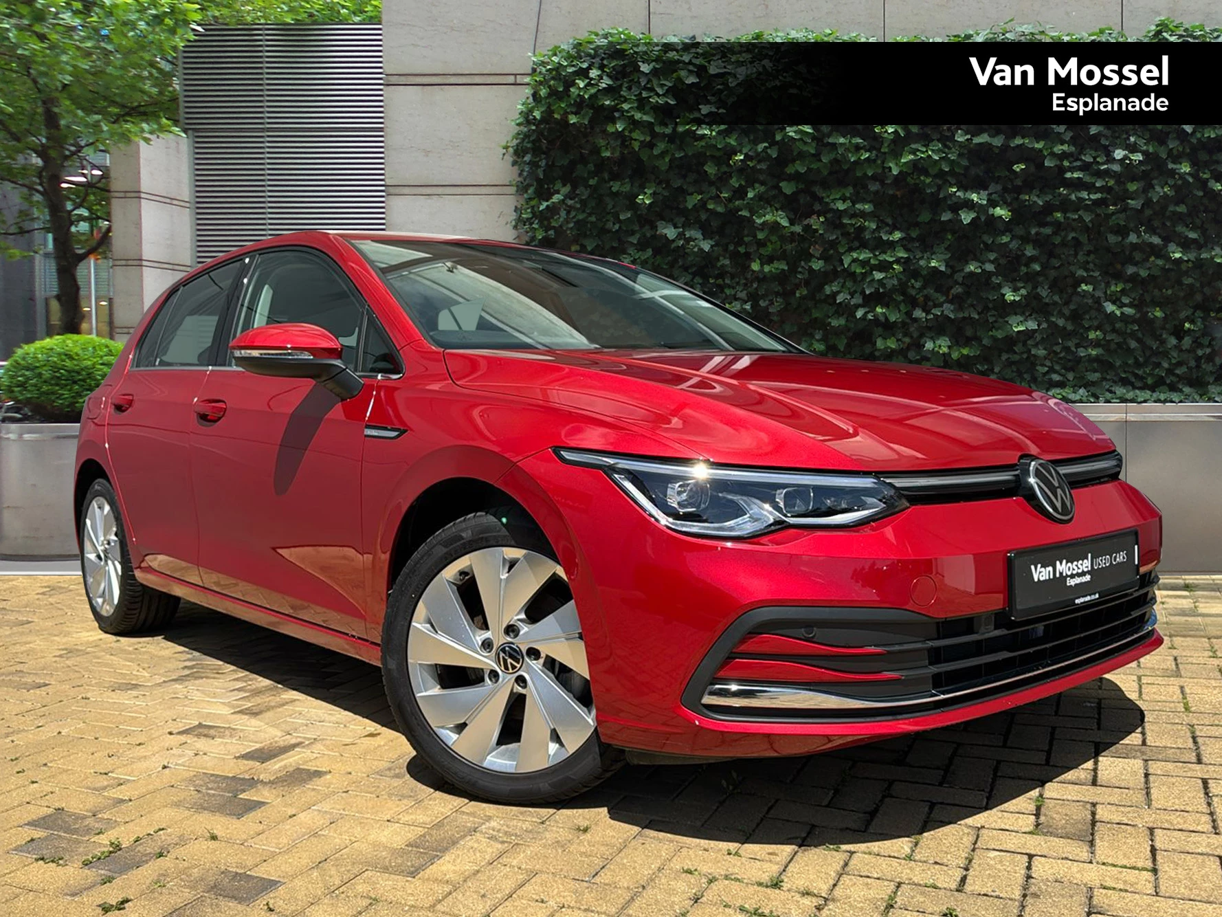 Volkswagen-Golf-image-0