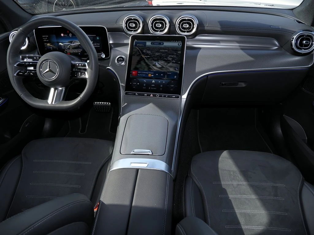 Mercedes-Benz-GLC 220 d-image-12