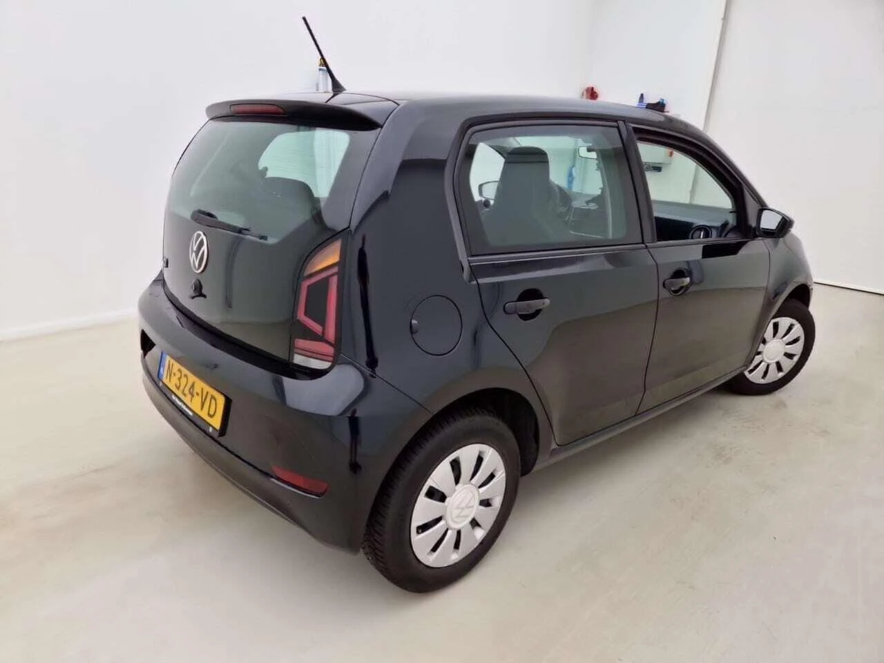 Volkswagen-up!-image-1