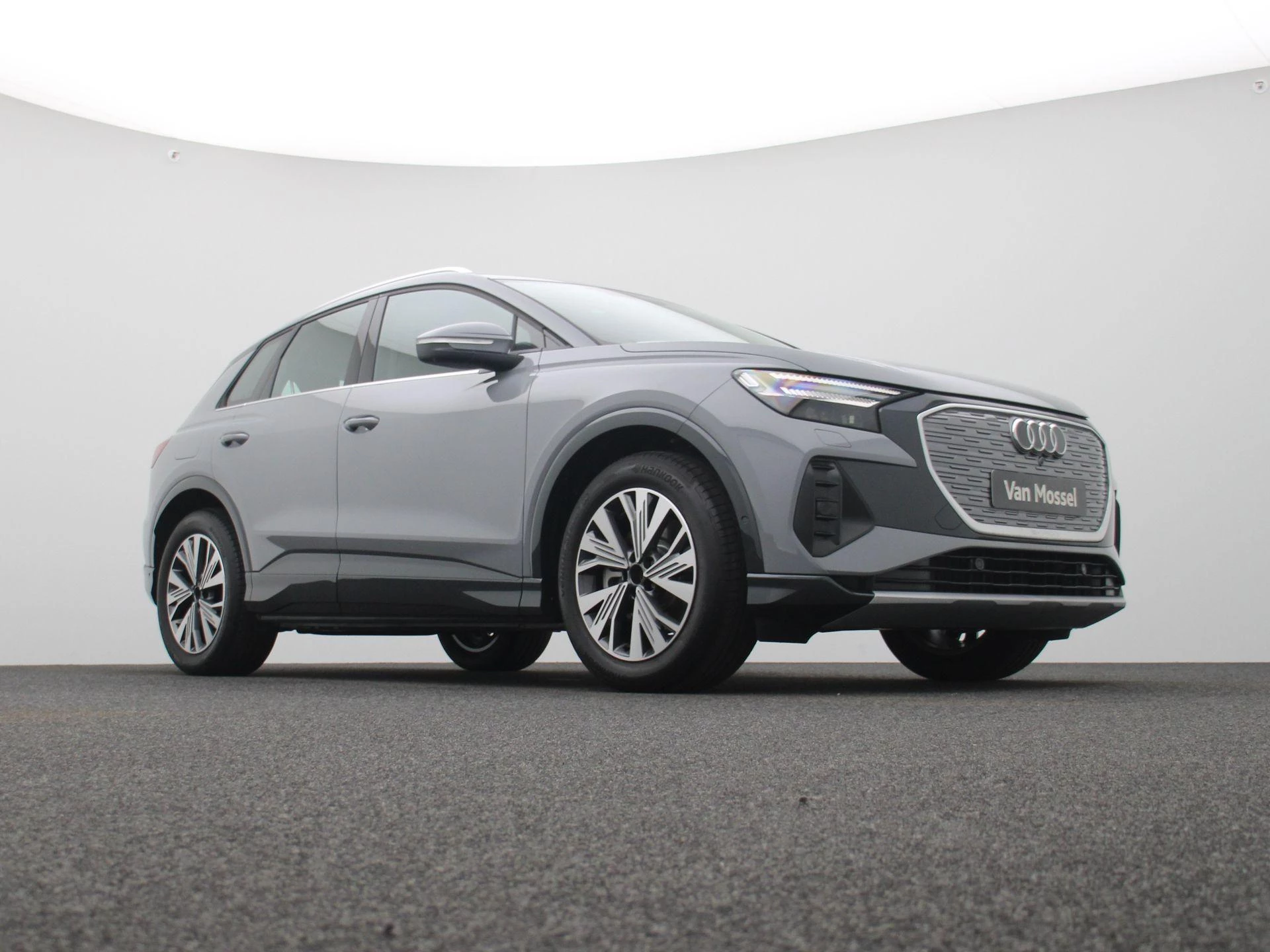 Audi-Q4 e-tron-image-56
