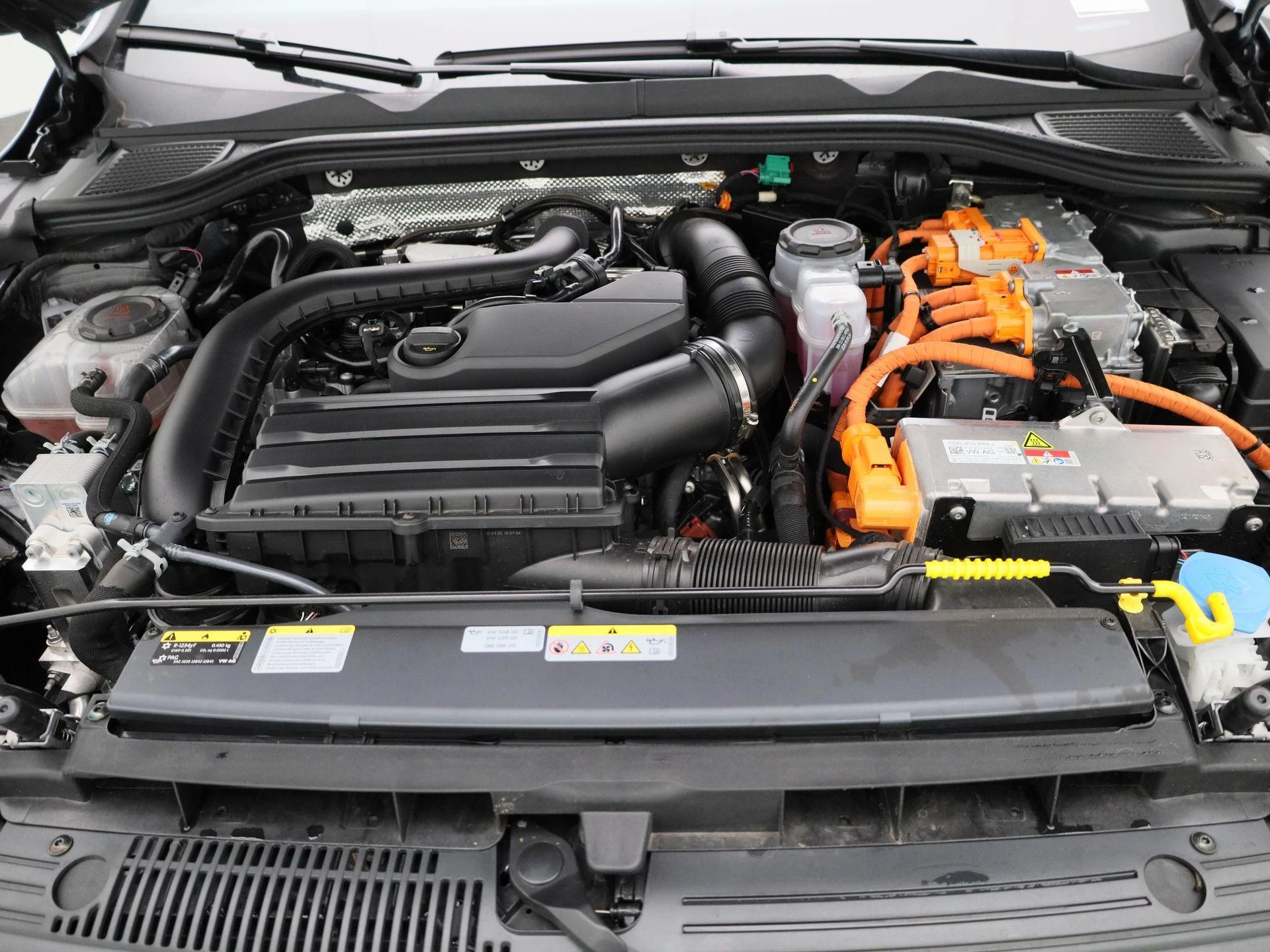 Volkswagen-Golf-image-37