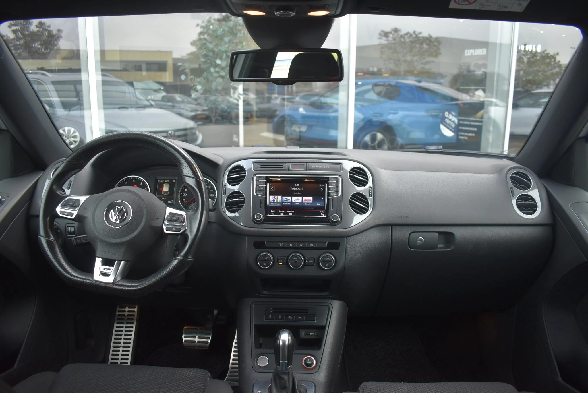 Volkswagen-Tiguan-image-46