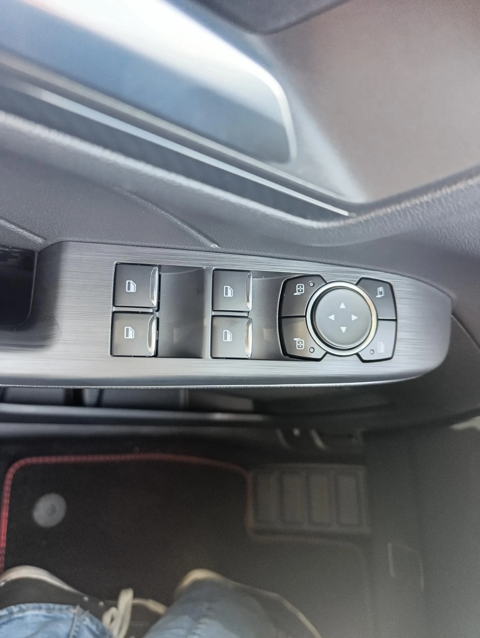 Ford-Kuga-image-19