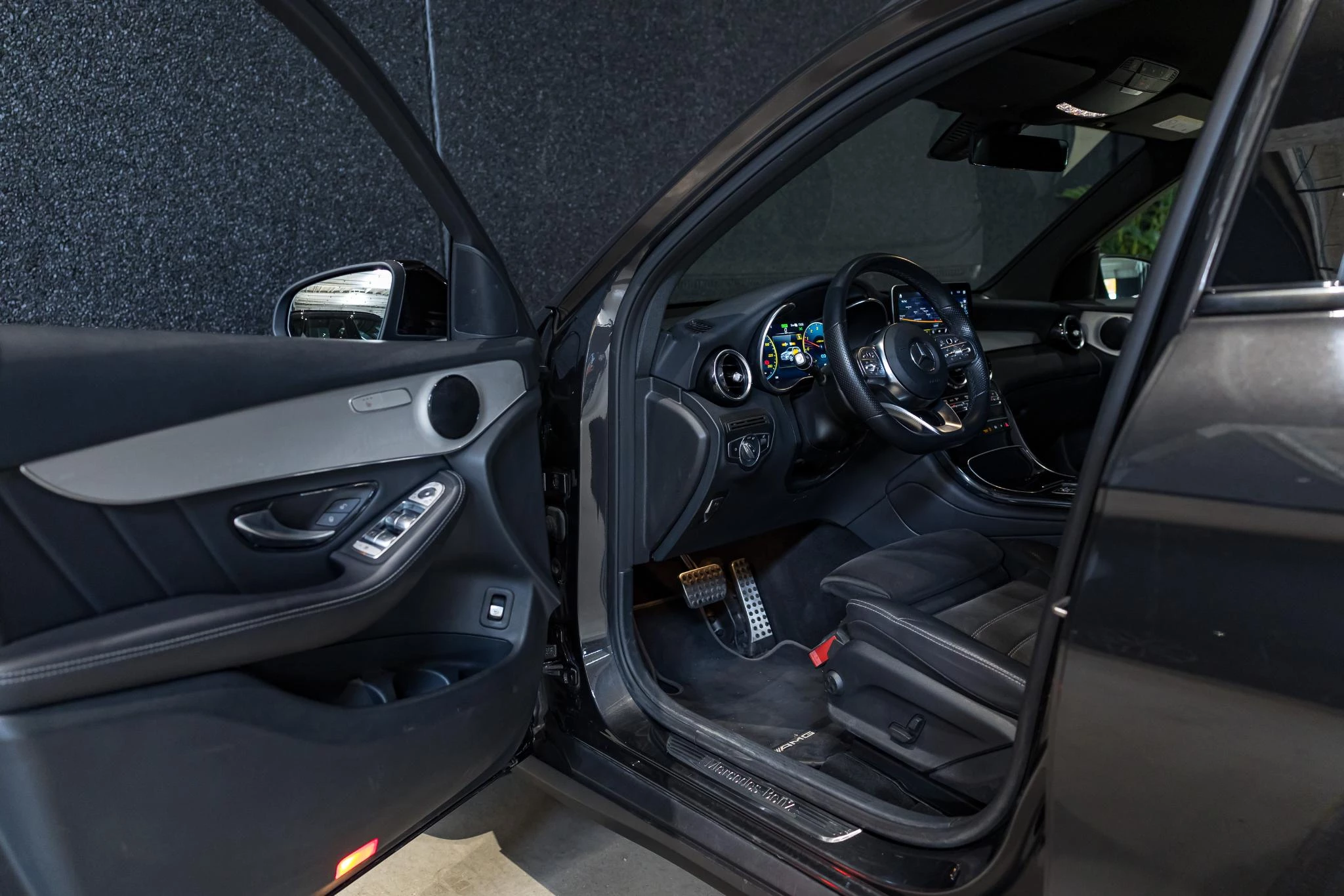 Mercedes-Benz GLC 300d 4MATIC AMG LINE+NIGHTPACK+ILS +NAVI