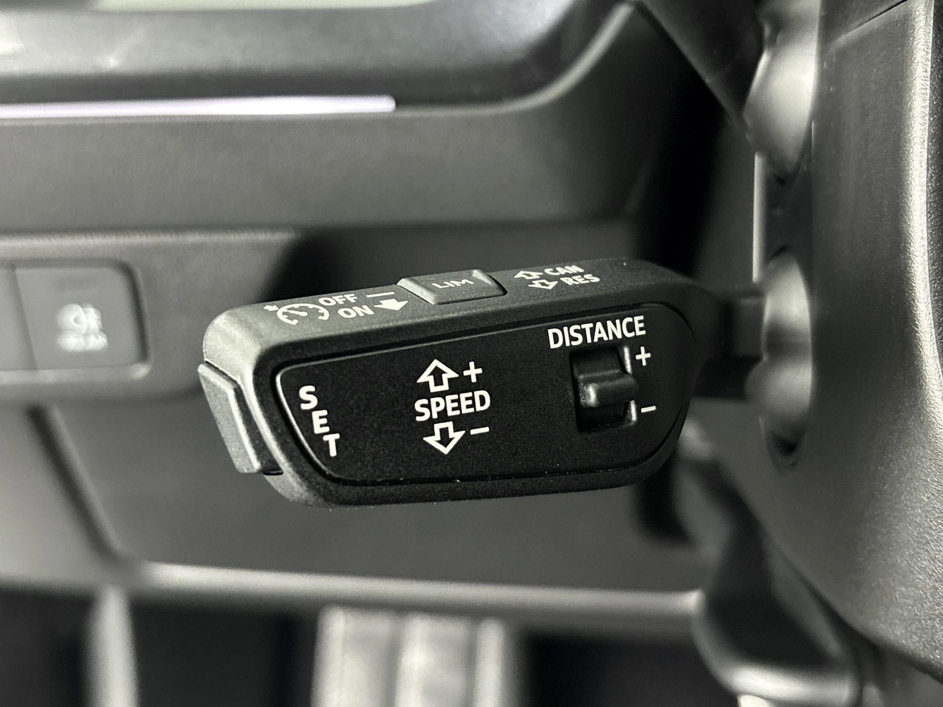 Audi-Q4 e-tron-image-5