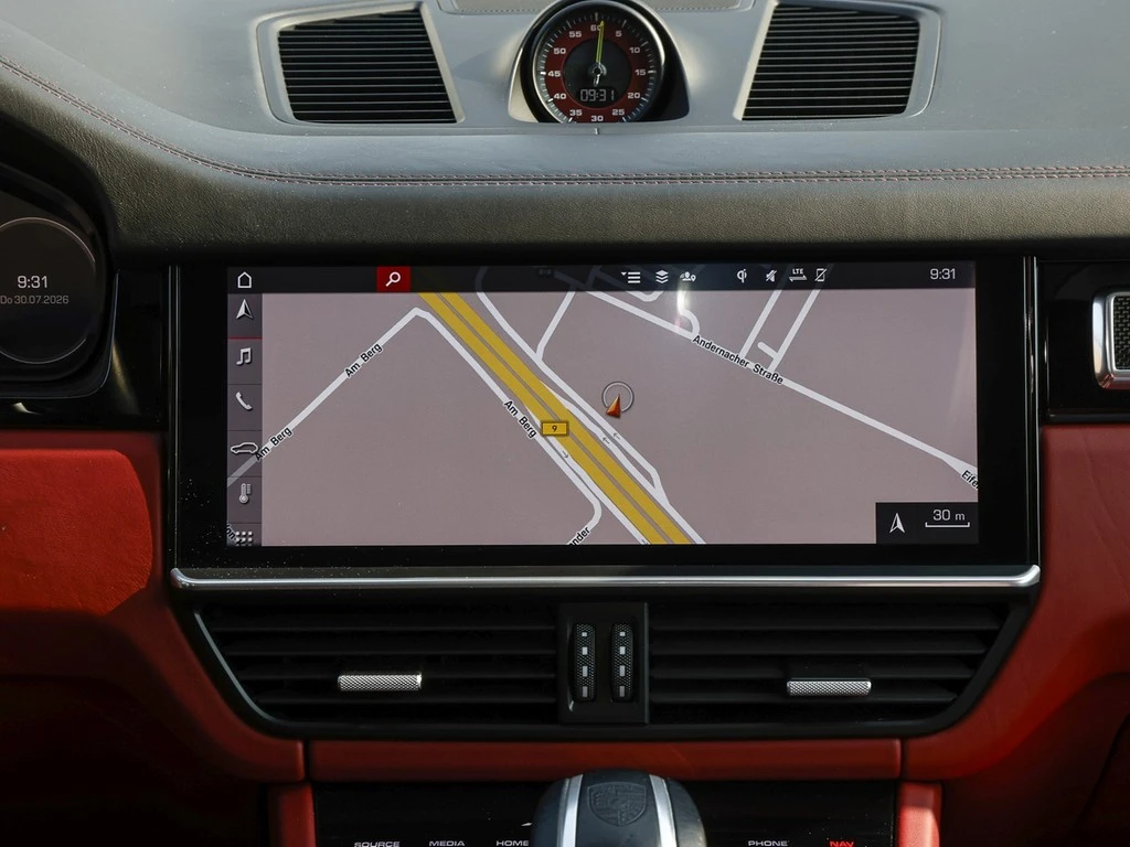Porsche-Cayenne-image-12