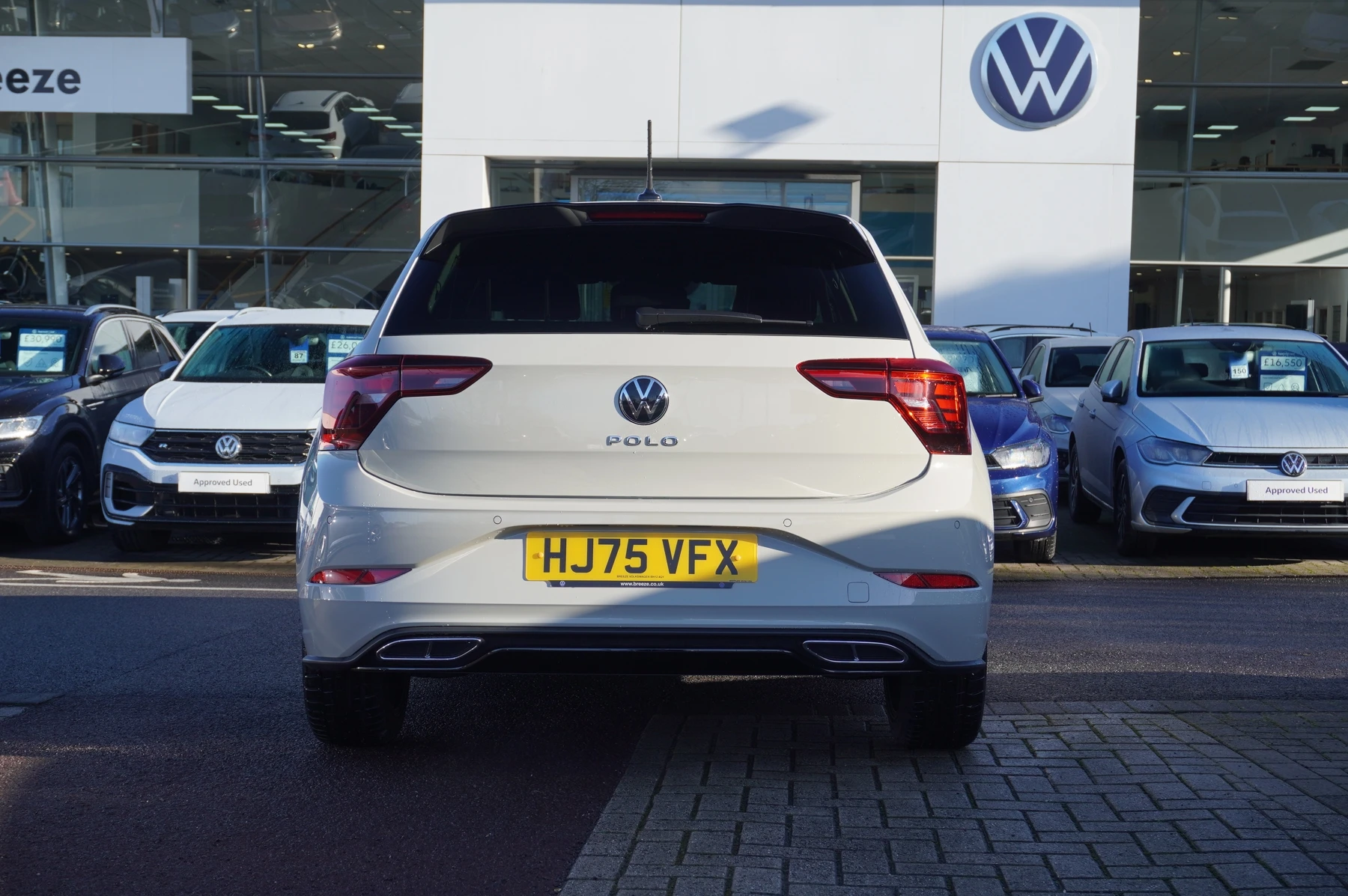 Volkswagen-Polo-image-12