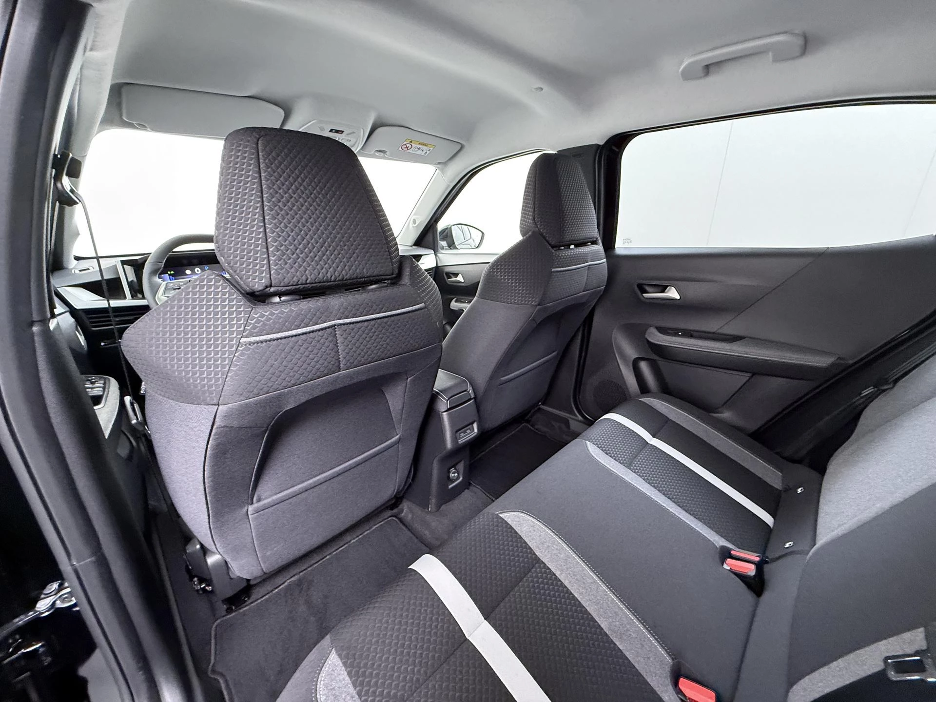 Opel-Frontera-image-14