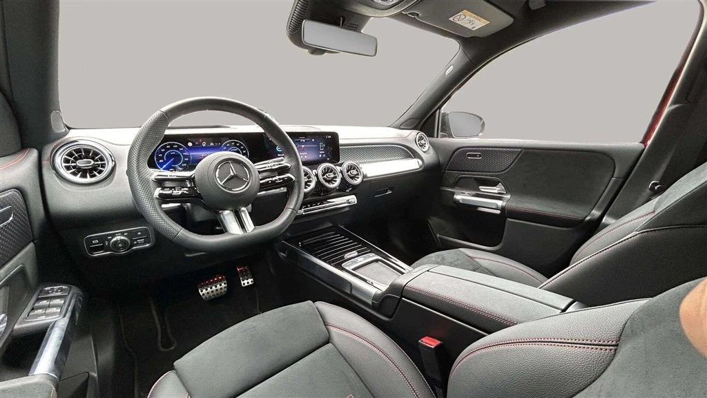 Mercedes-Benz-EQB-image-11