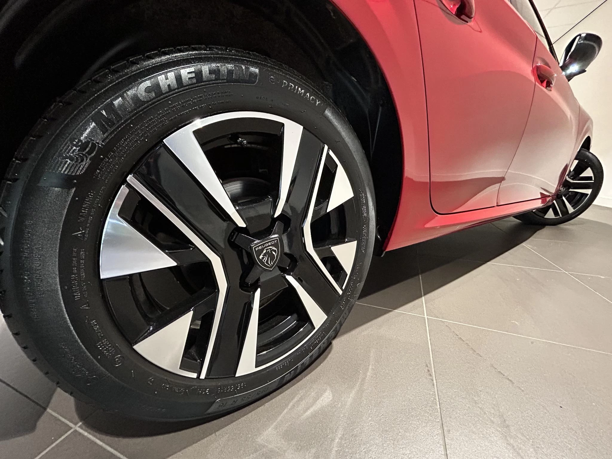 Peugeot 208 1.2 Hybrid 110 e-DCS6 Allure