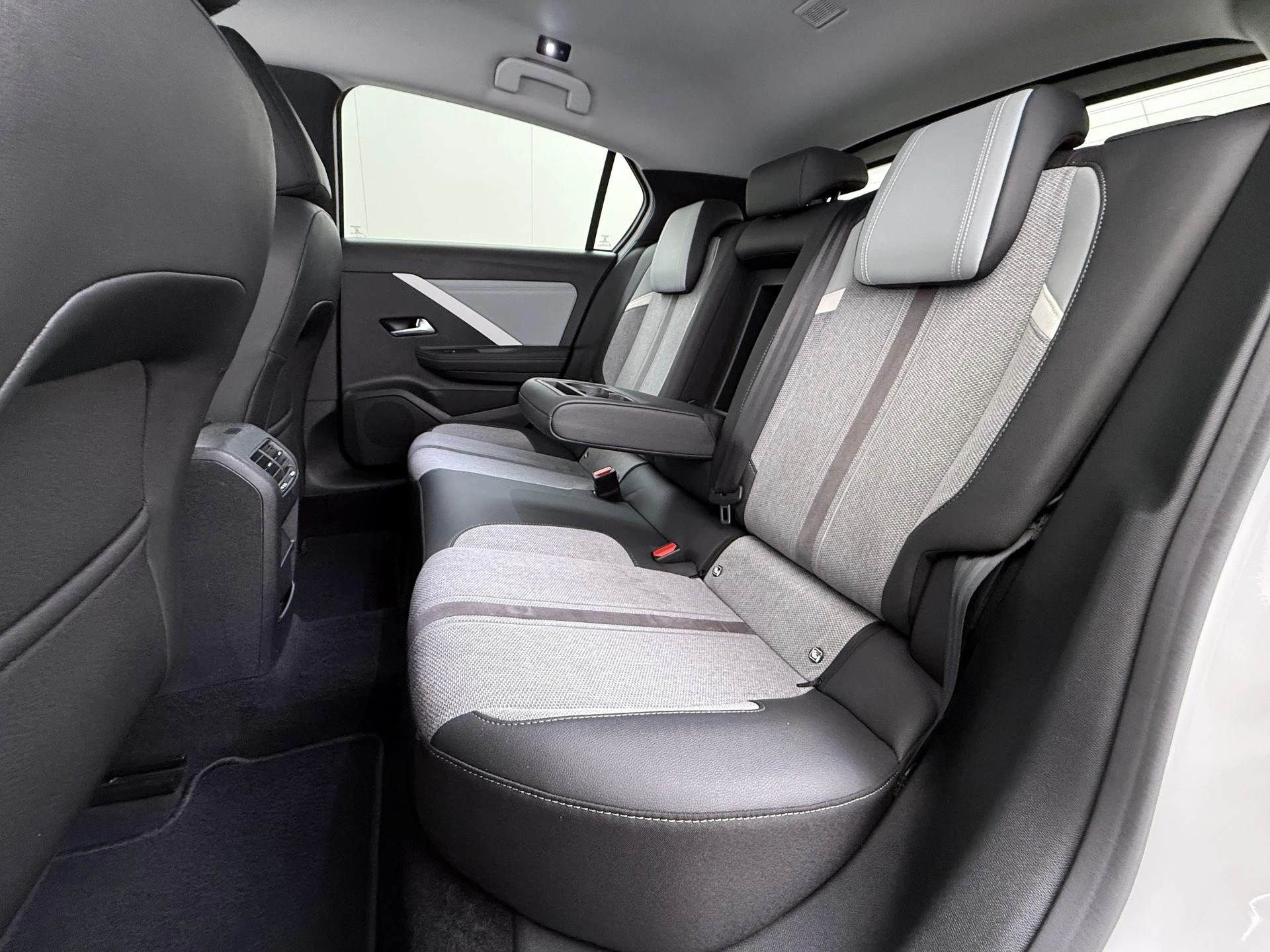 Opel-Astra-image-8
