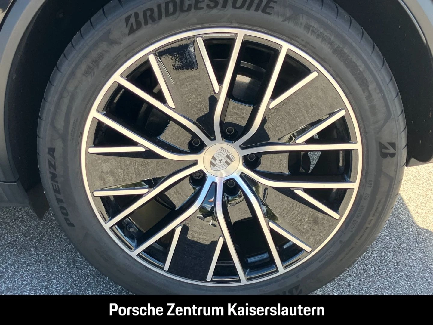 Porsche Macan Hinterachslenkung BOSE Luftfederung 21-Zol -