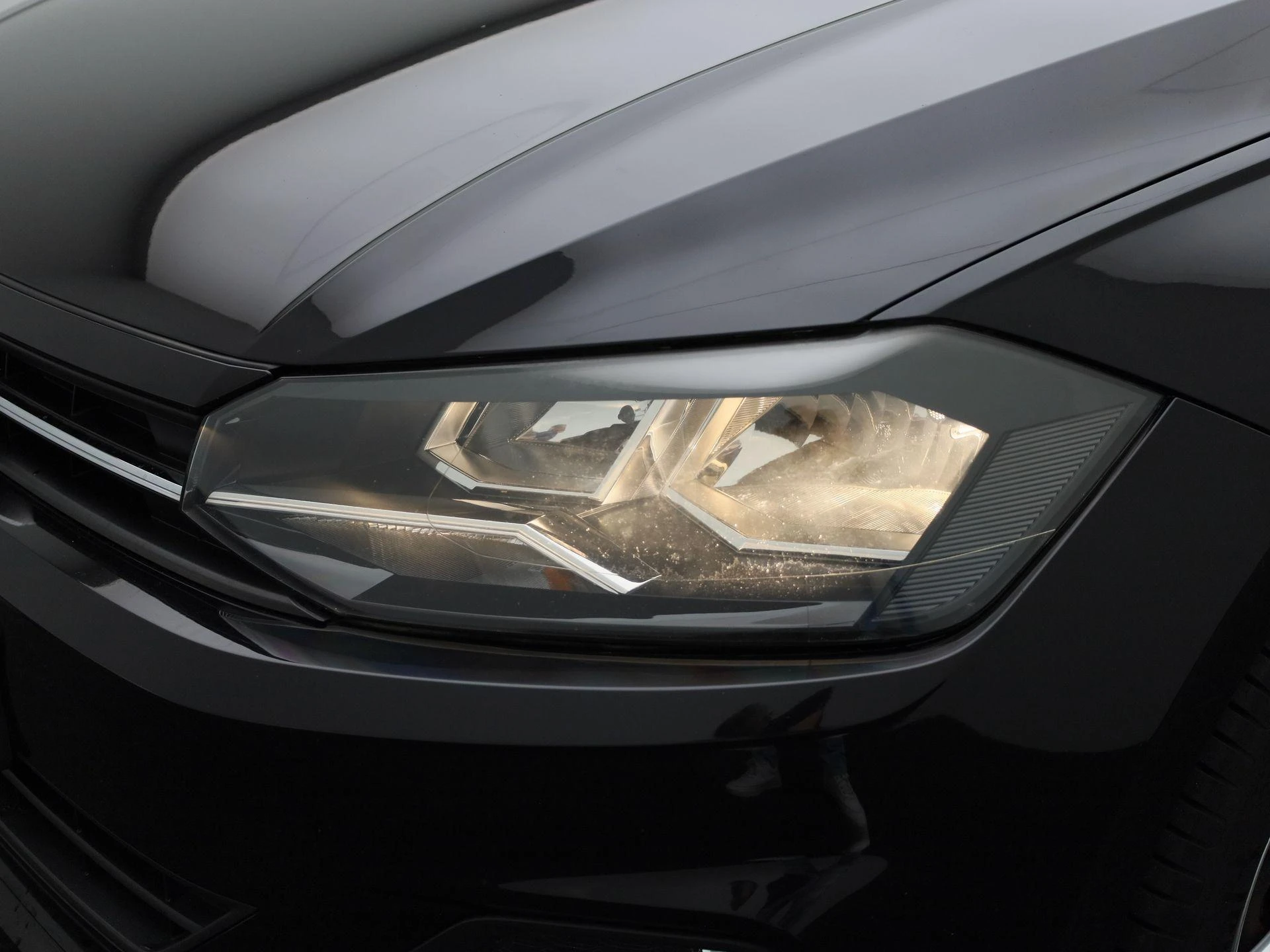 Volkswagen-Polo-image-13