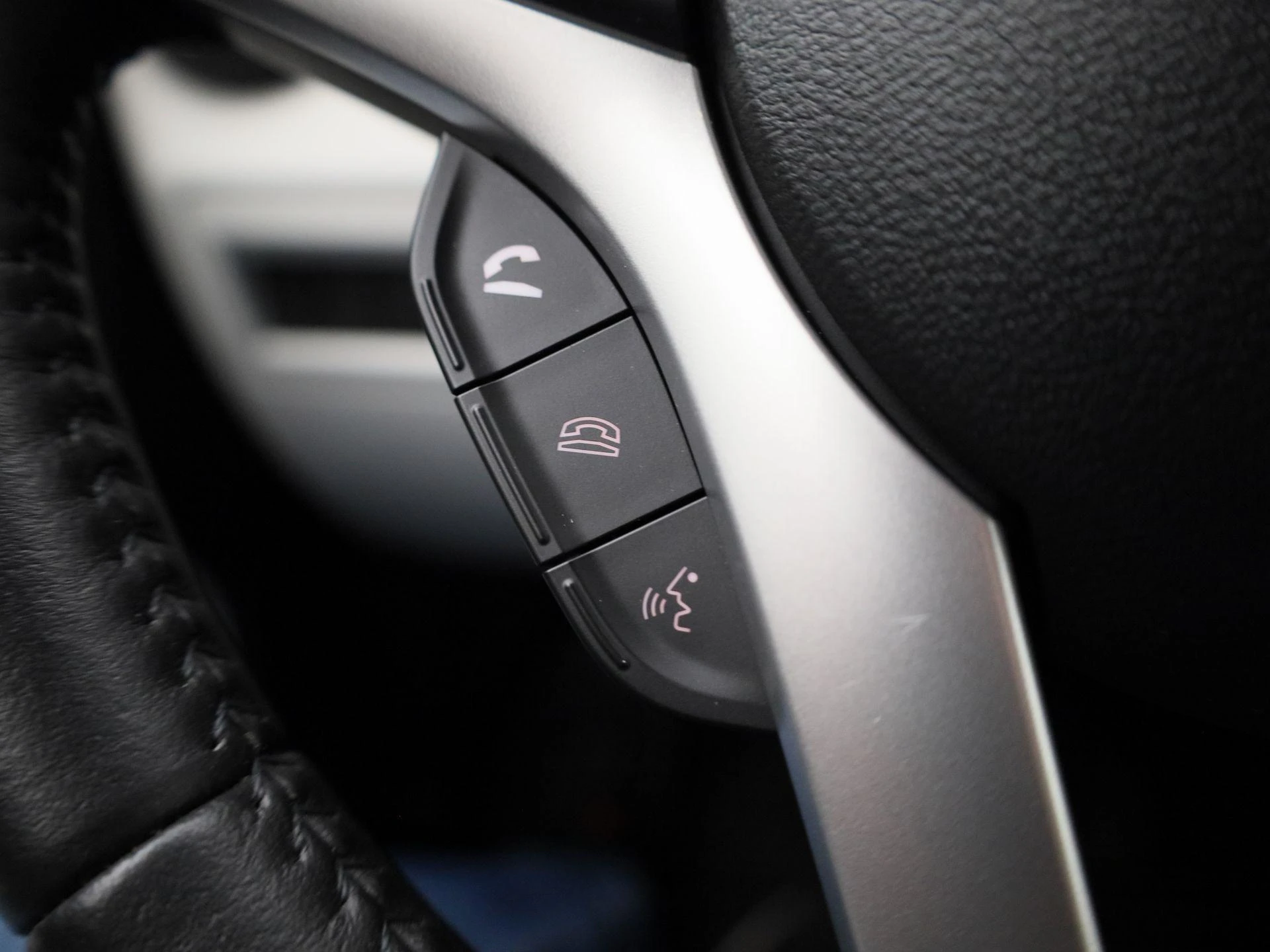 Suzuki-Ignis-image-17