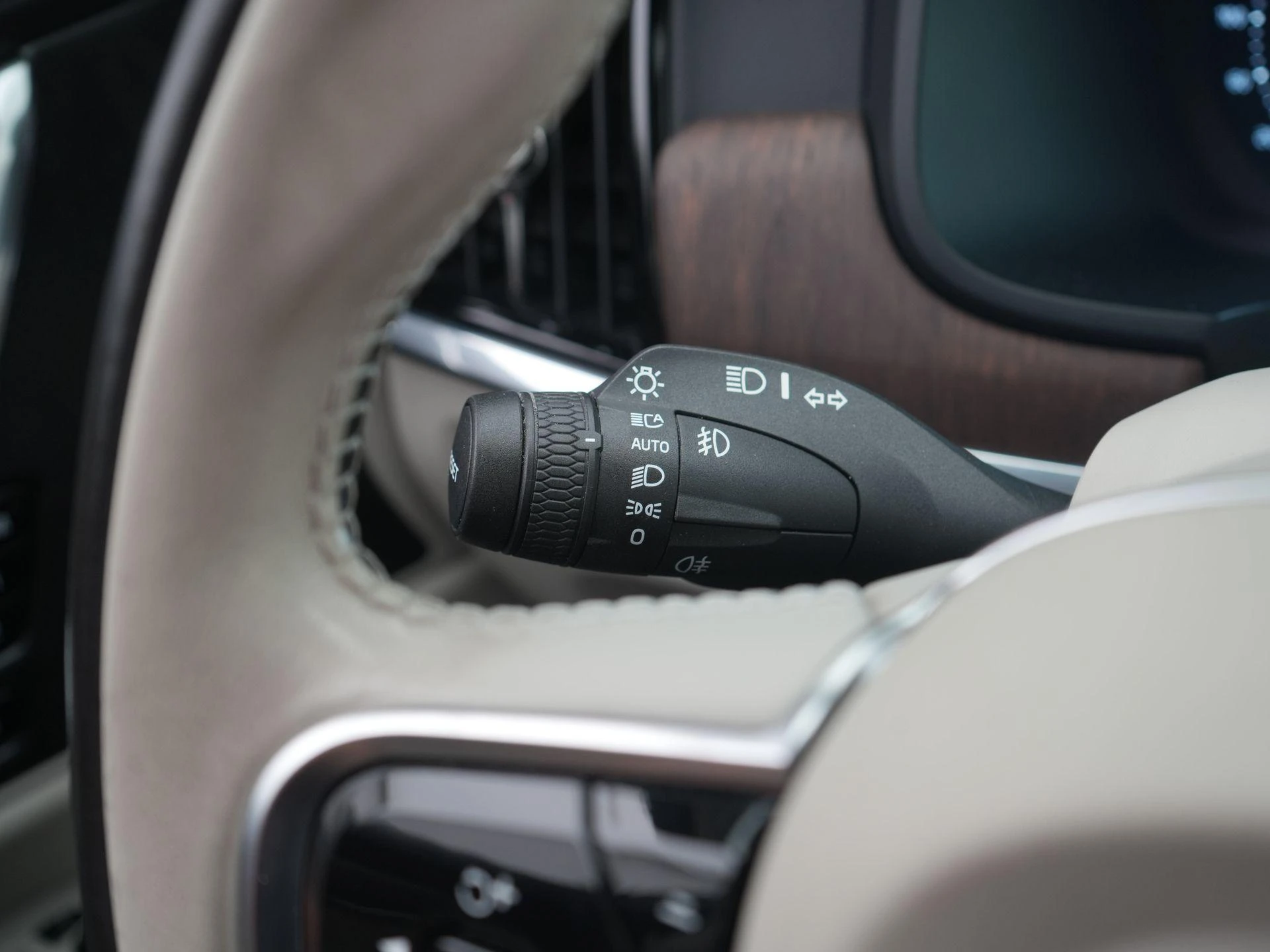 Volvo-S90-image-28