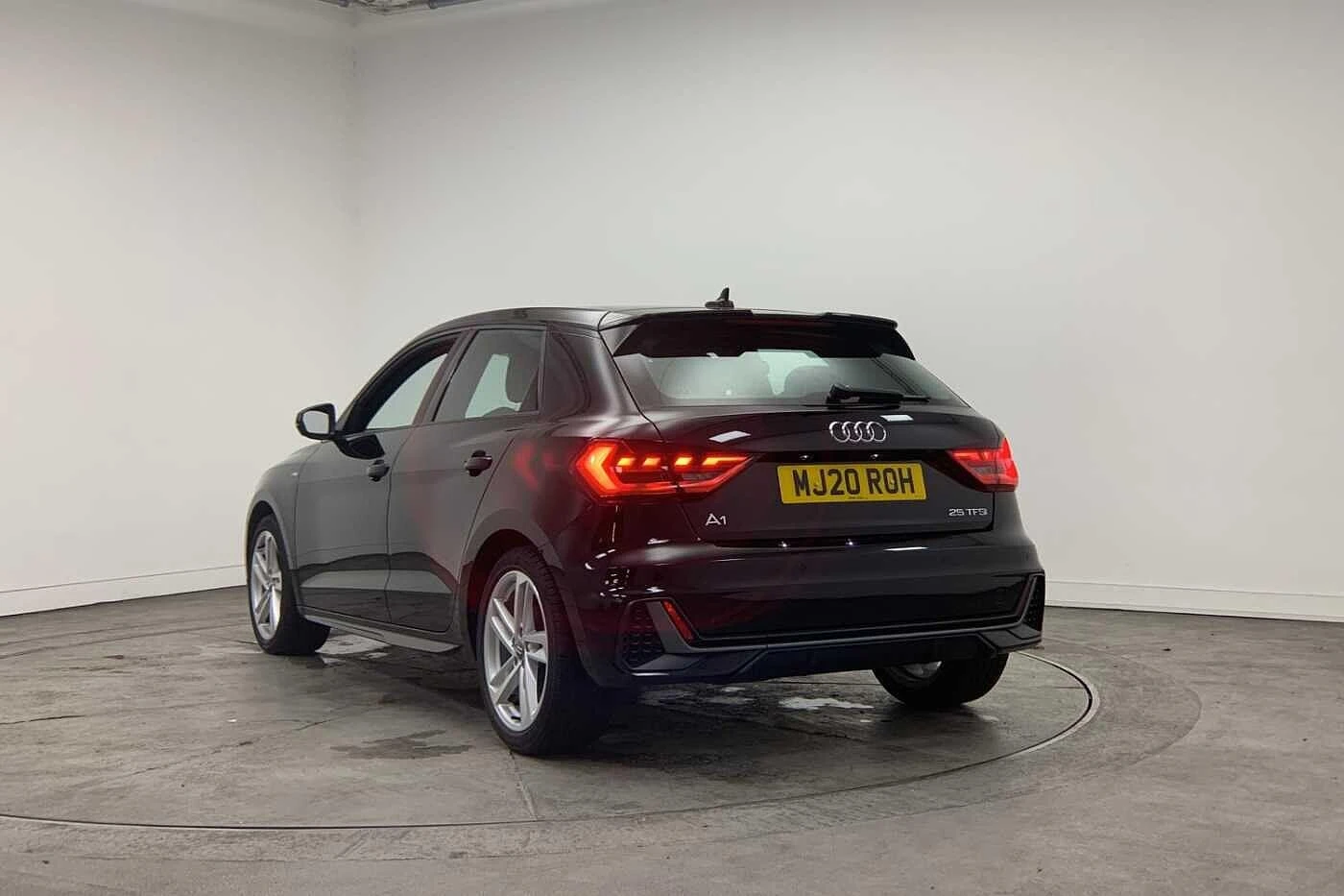Audi-A1 Sportback-image-2