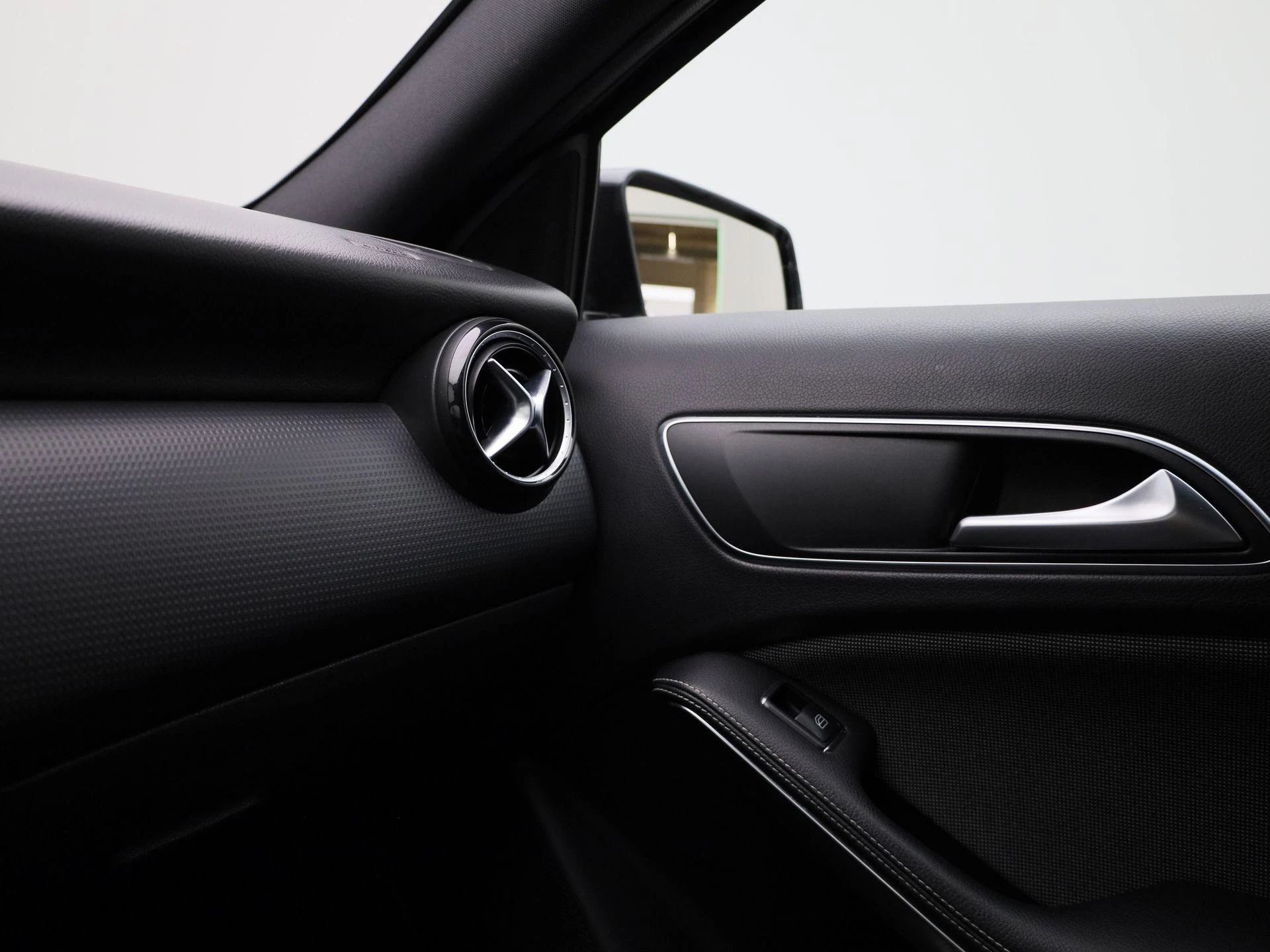 Mercedes-Benz-A-Klasse-image-27