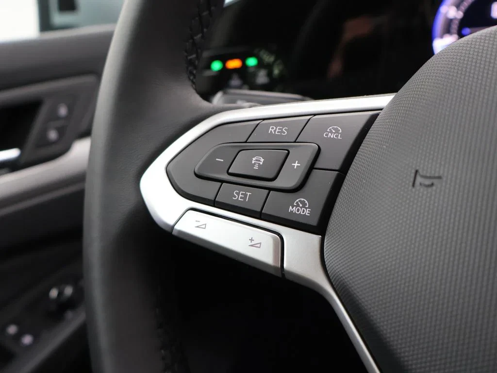 Volkswagen-Golf-image-19