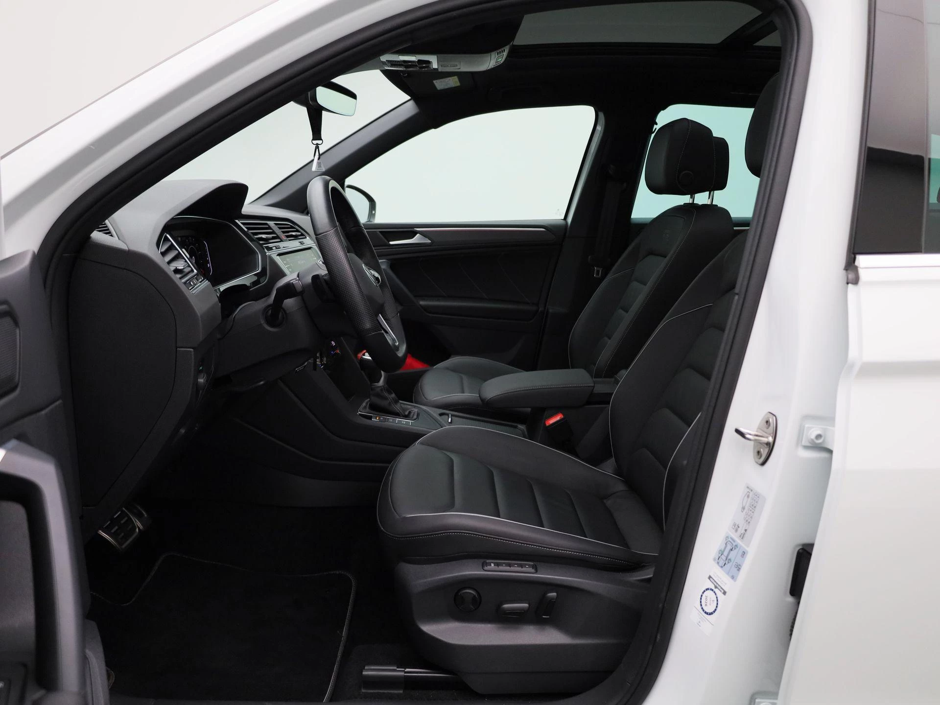 Volkswagen-Tiguan-image-8