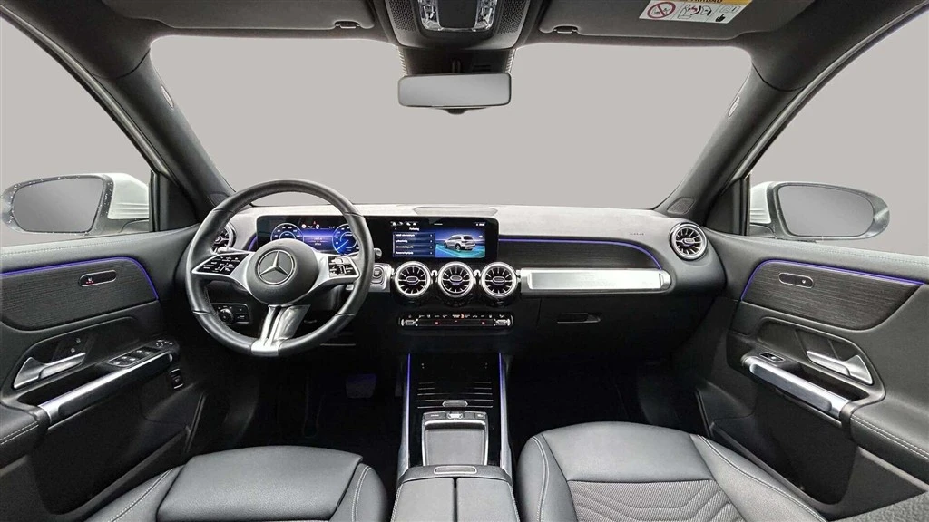 Mercedes-Benz-EQB-image-14