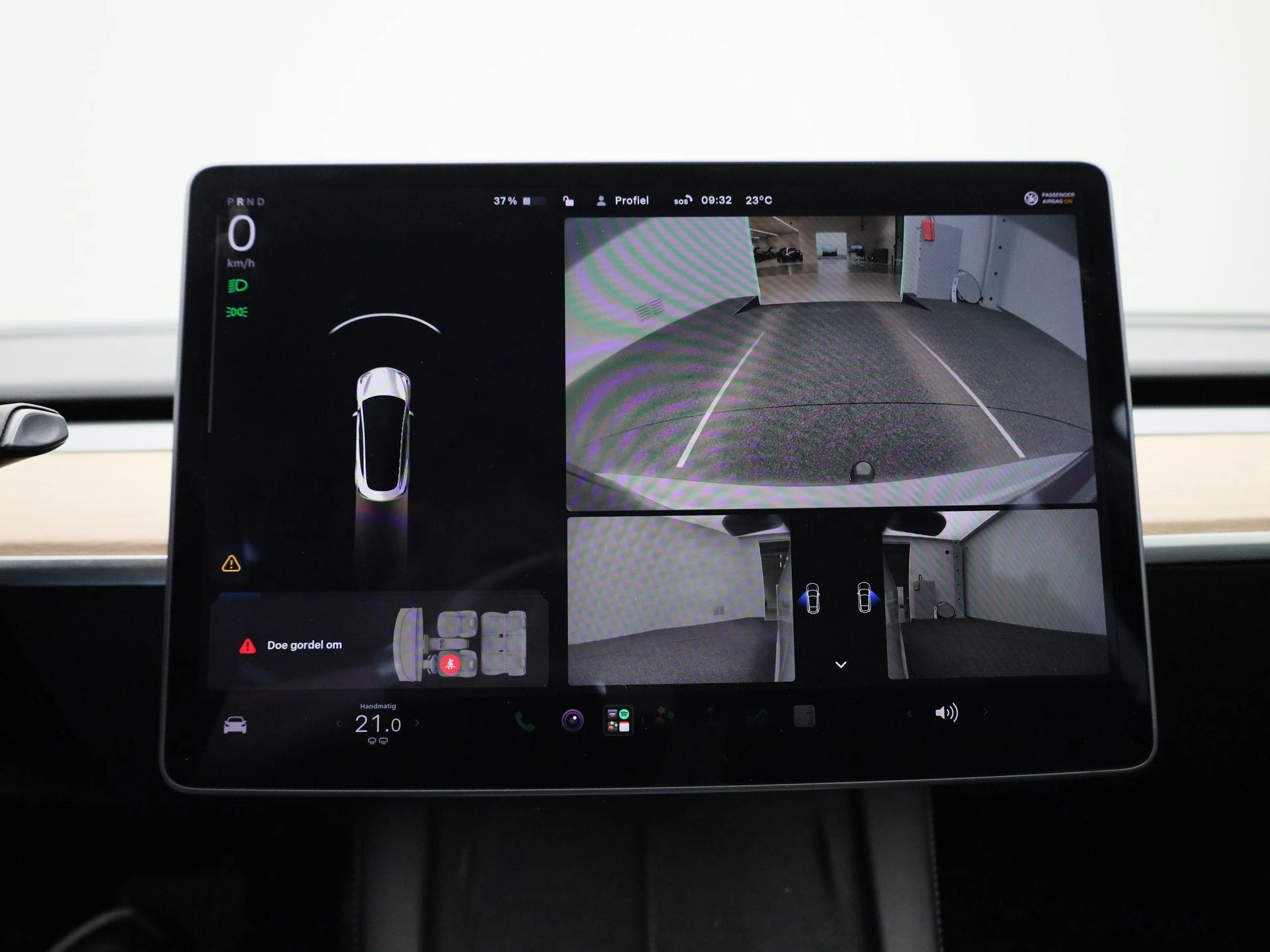 Tesla-Model 3-image-29
