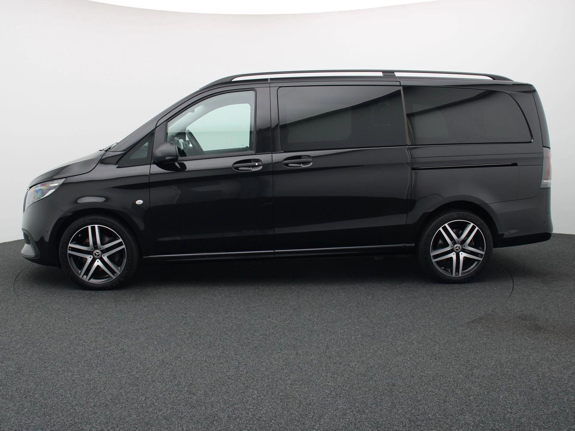Mercedes-Benz Vito Tourer 124 L2 + DUBBEL CABINE + SPORTPAKKET +