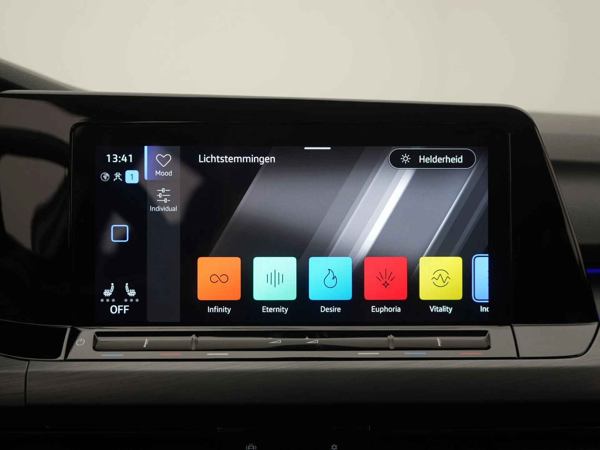 Volkswagen-Golf-image-17