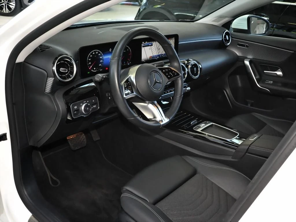 Mercedes-Benz-A-Klasse 200 d-image-8
