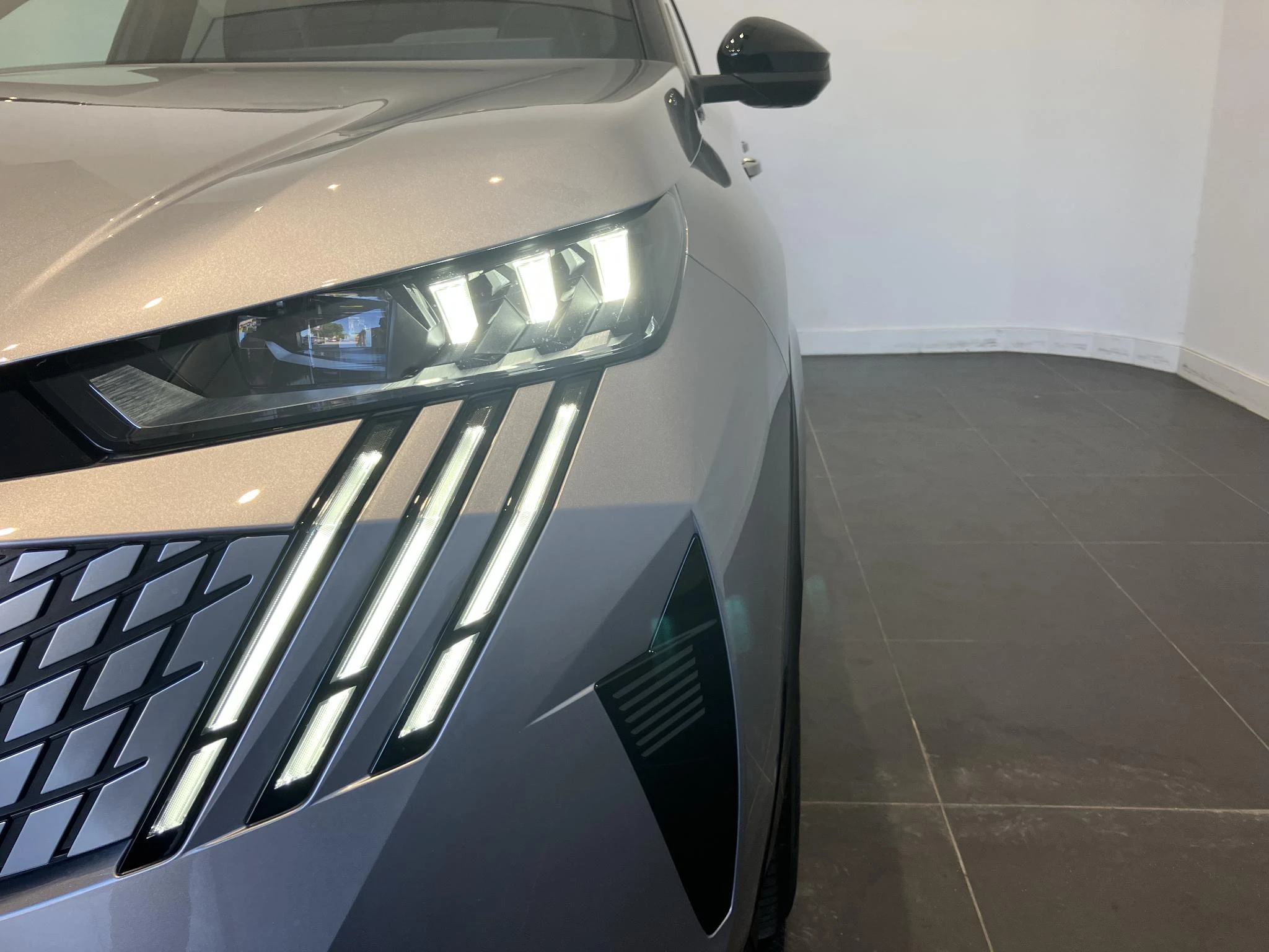 Peugeot-e-3008-image-4