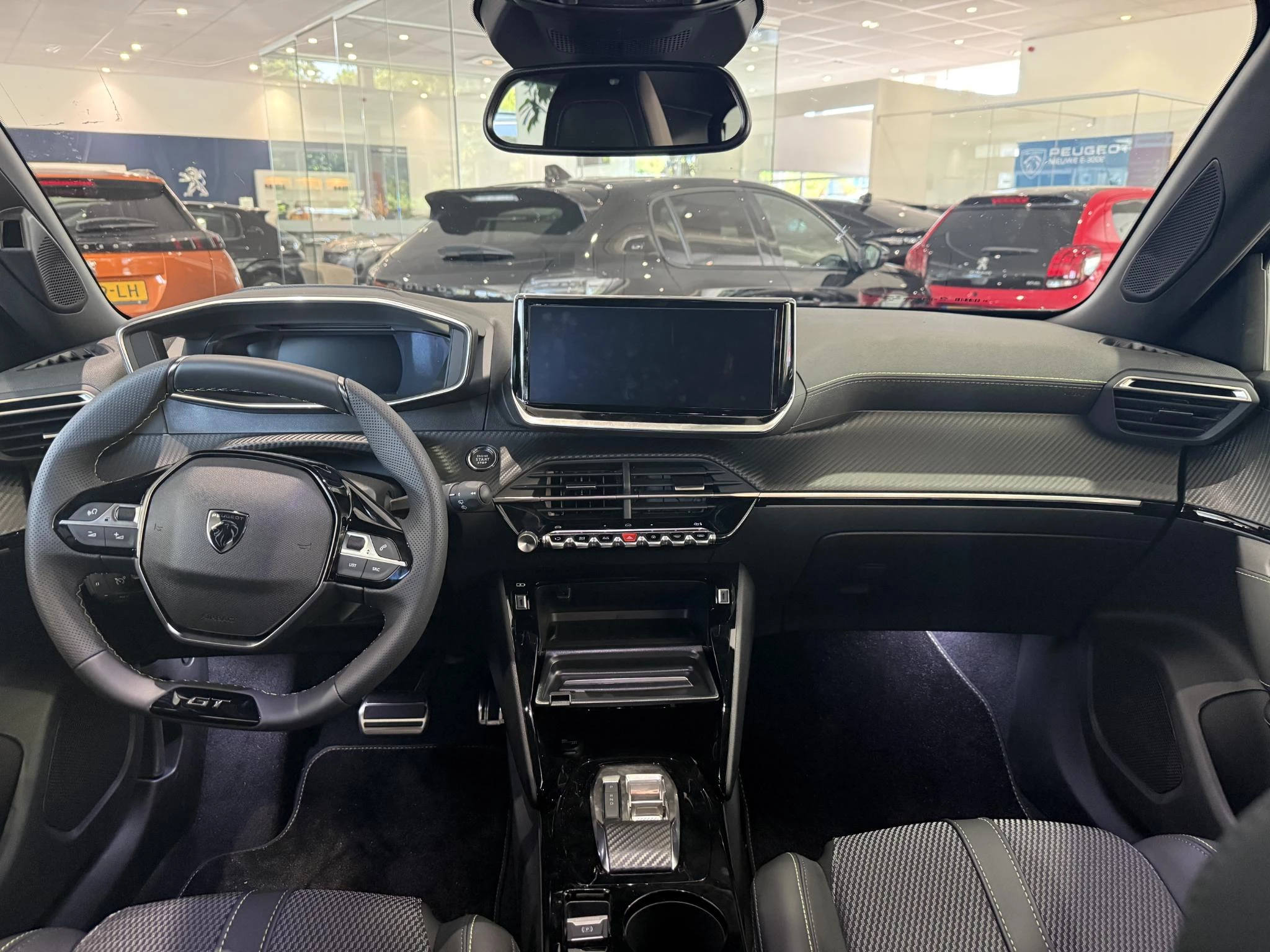 Peugeot 2008 1.2 Hybrid 145 GT