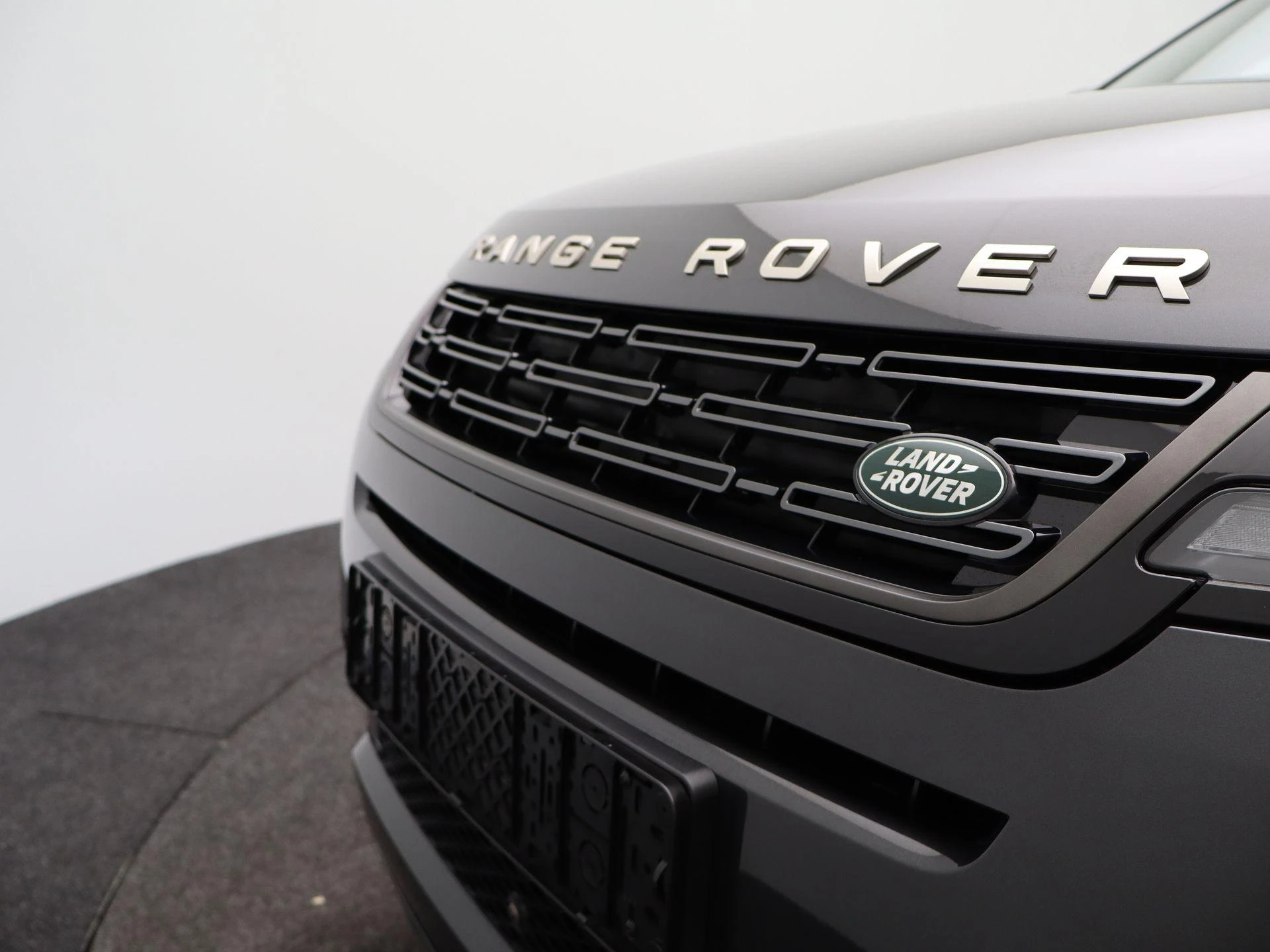 Land Rover-Range Rover Evoque-image-48