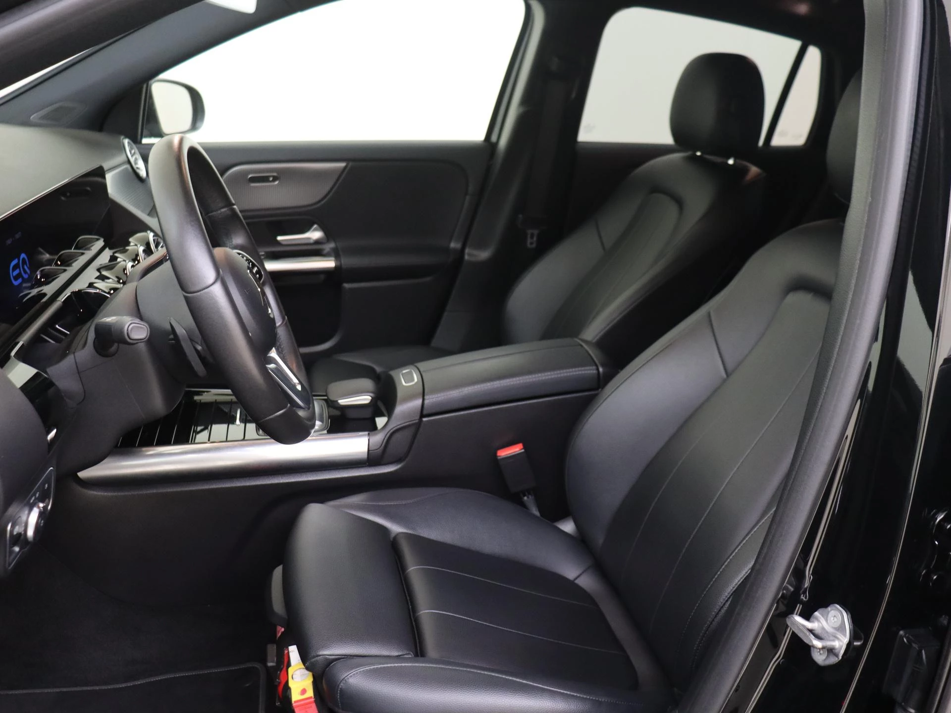 Mercedes-Benz-GLA-image-9