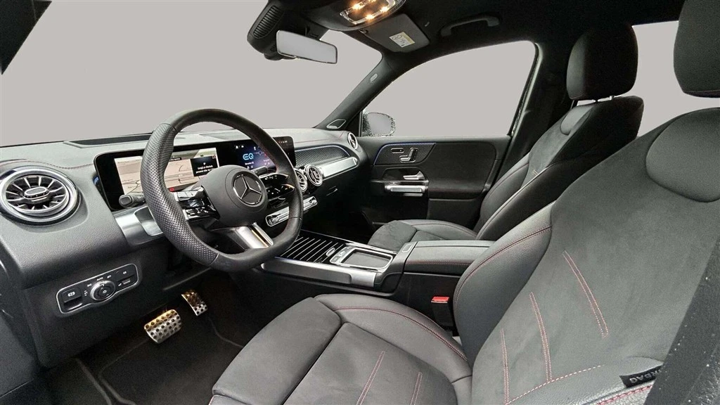 Mercedes-Benz-EQB-image-9