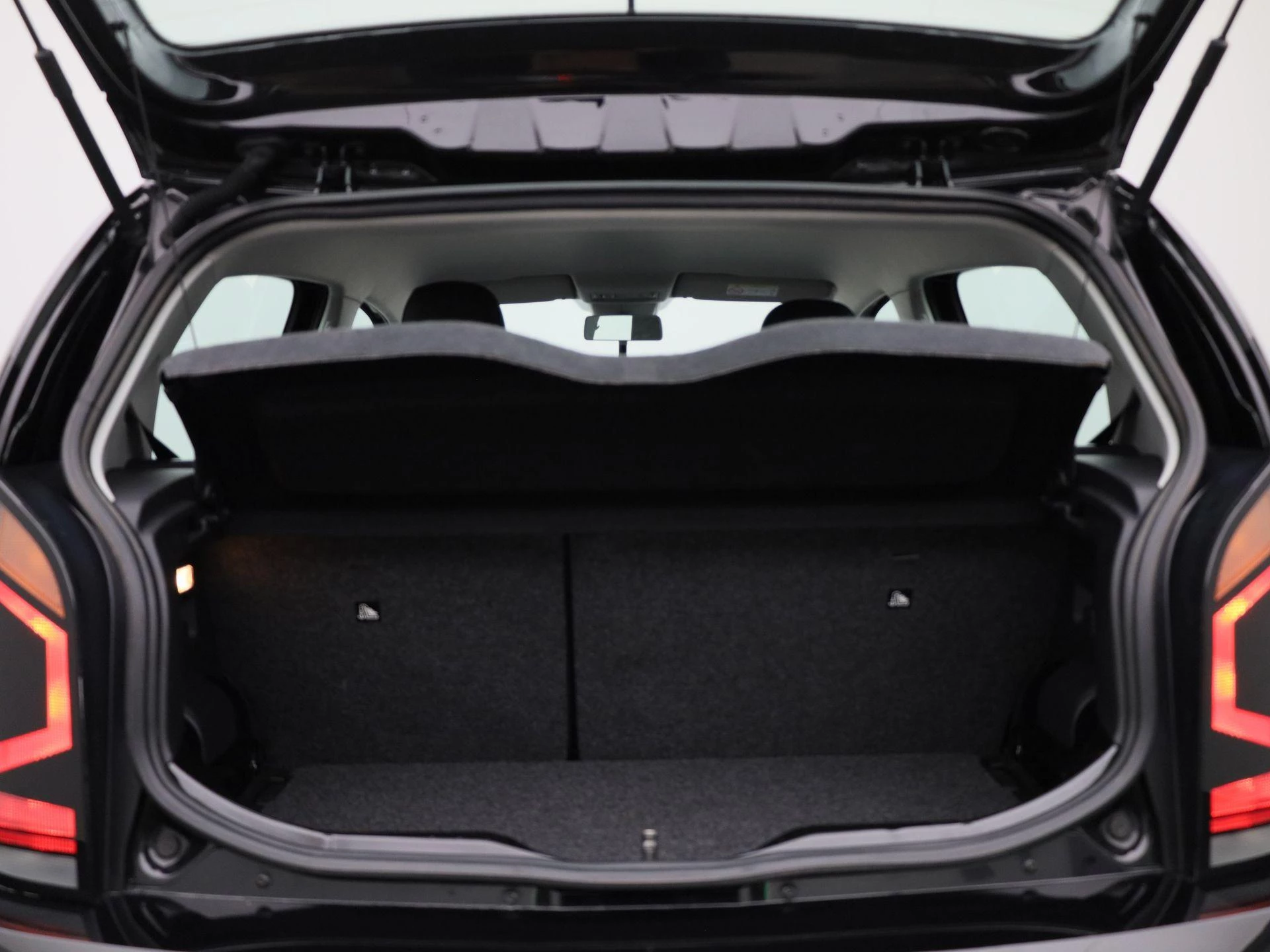 Volkswagen-up!-image-13
