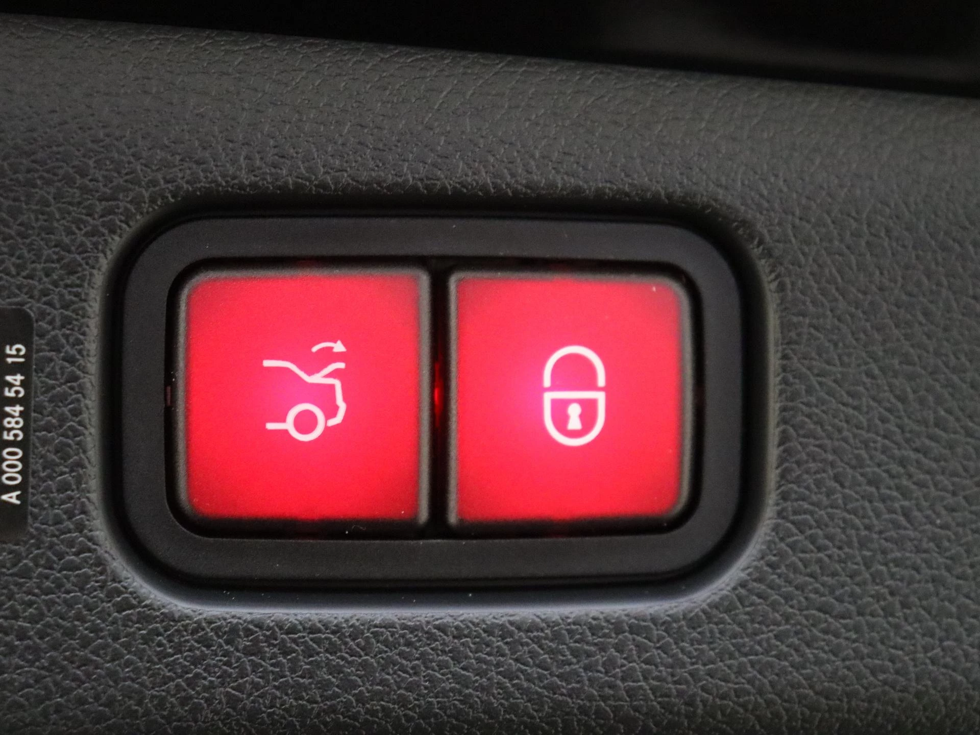 Mercedes-Benz-E-Klasse-image-33