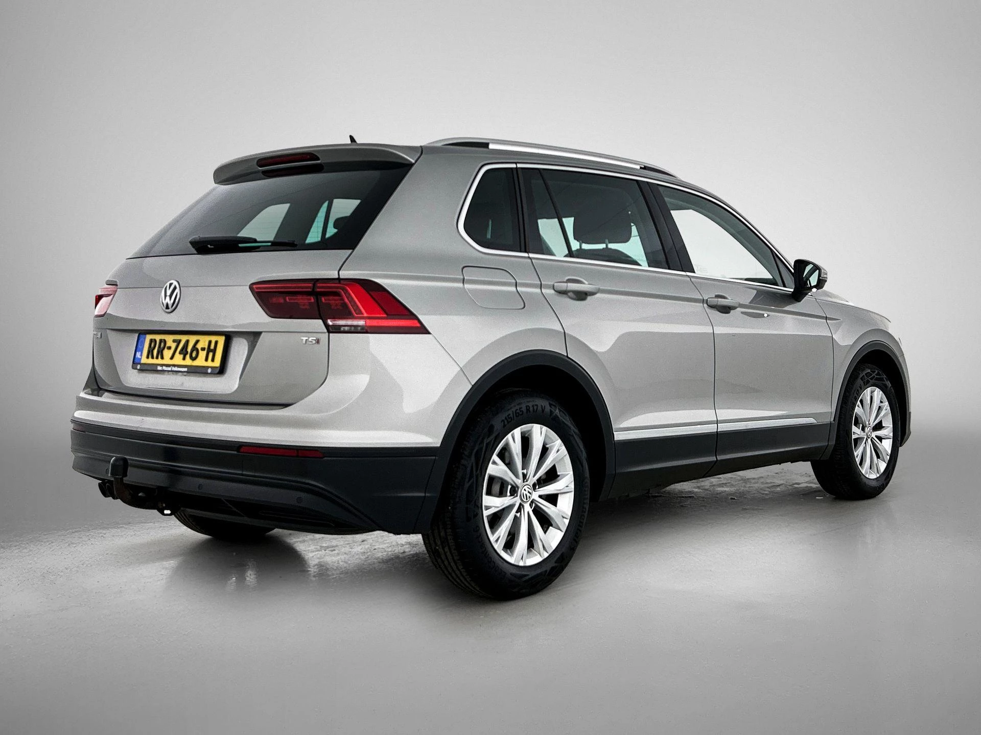 Volkswagen-Tiguan-image-3