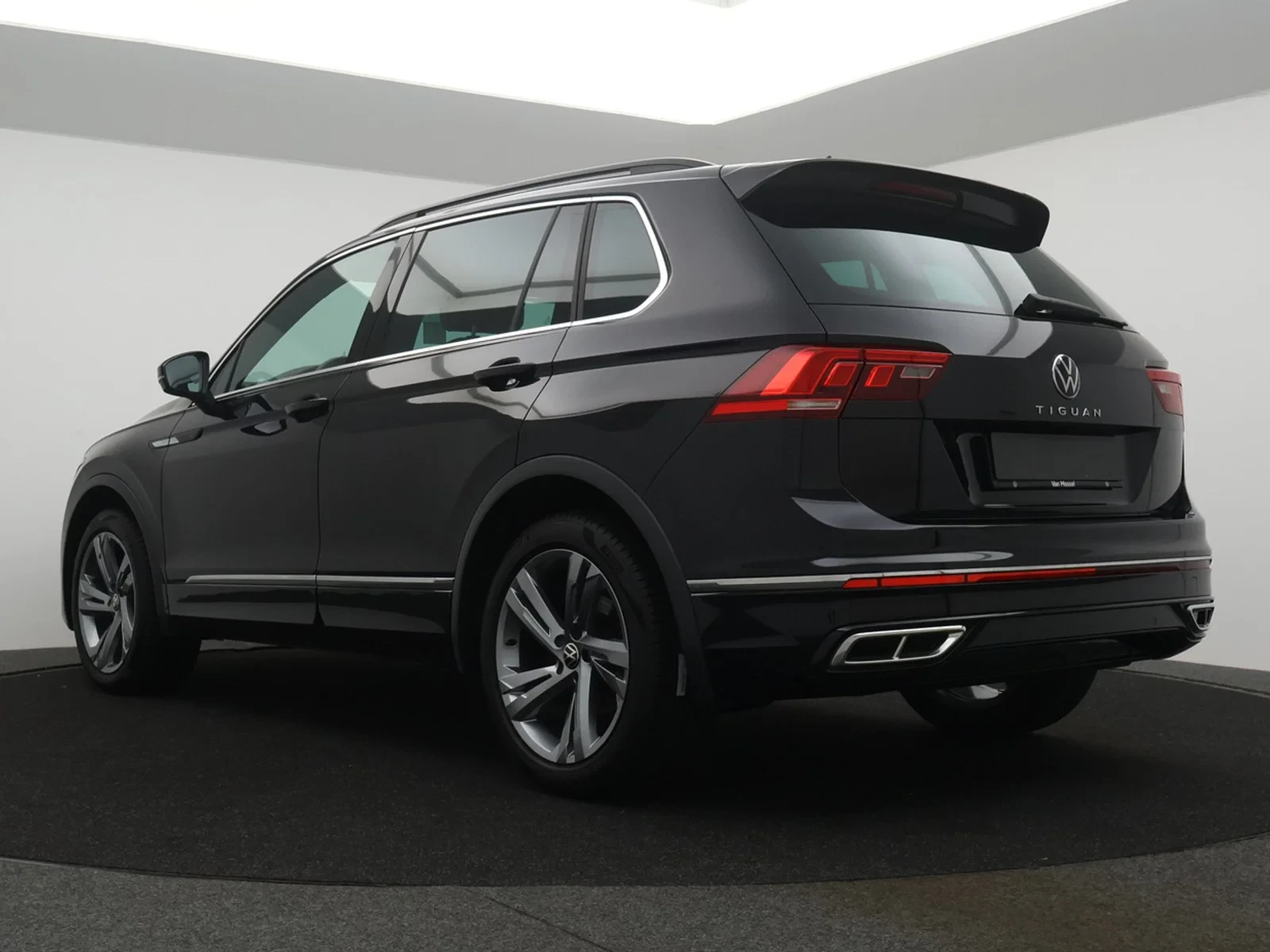 Volkswagen Tiguan Tiguan 1.5 TSI R-Line 150PK *AUTOMAAT*NAVI*BLTH*CRUISE*PDC*ZETELVERWARMING*SPORTSEATS*...