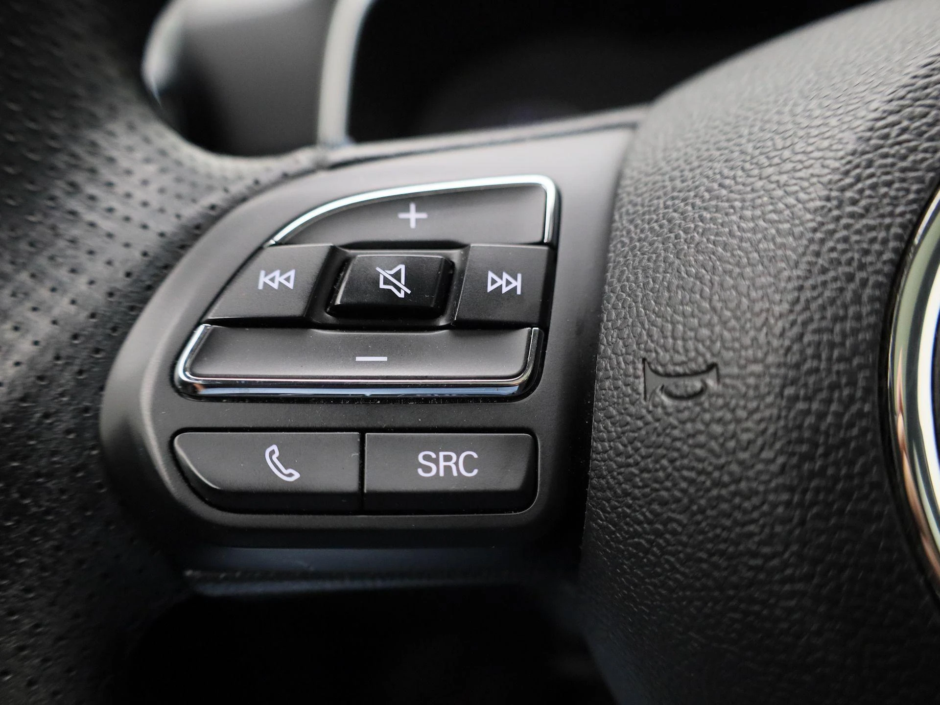 MG-ZS EV-image-18