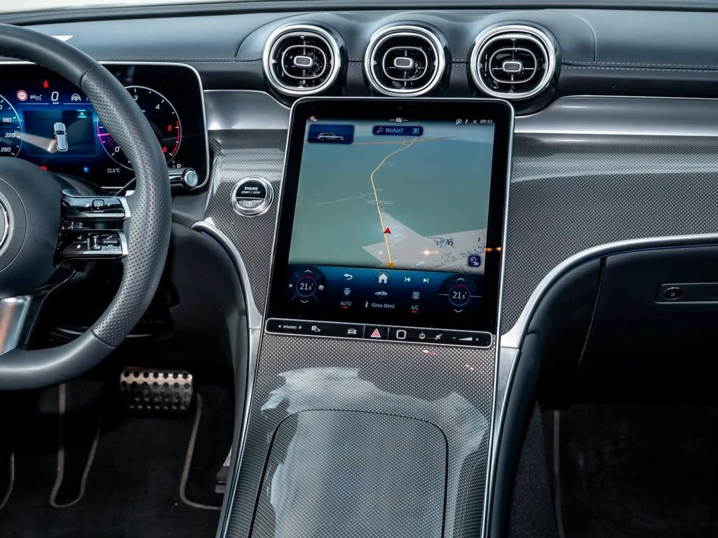 Mercedes-Benz-GLC 300 d-image-9