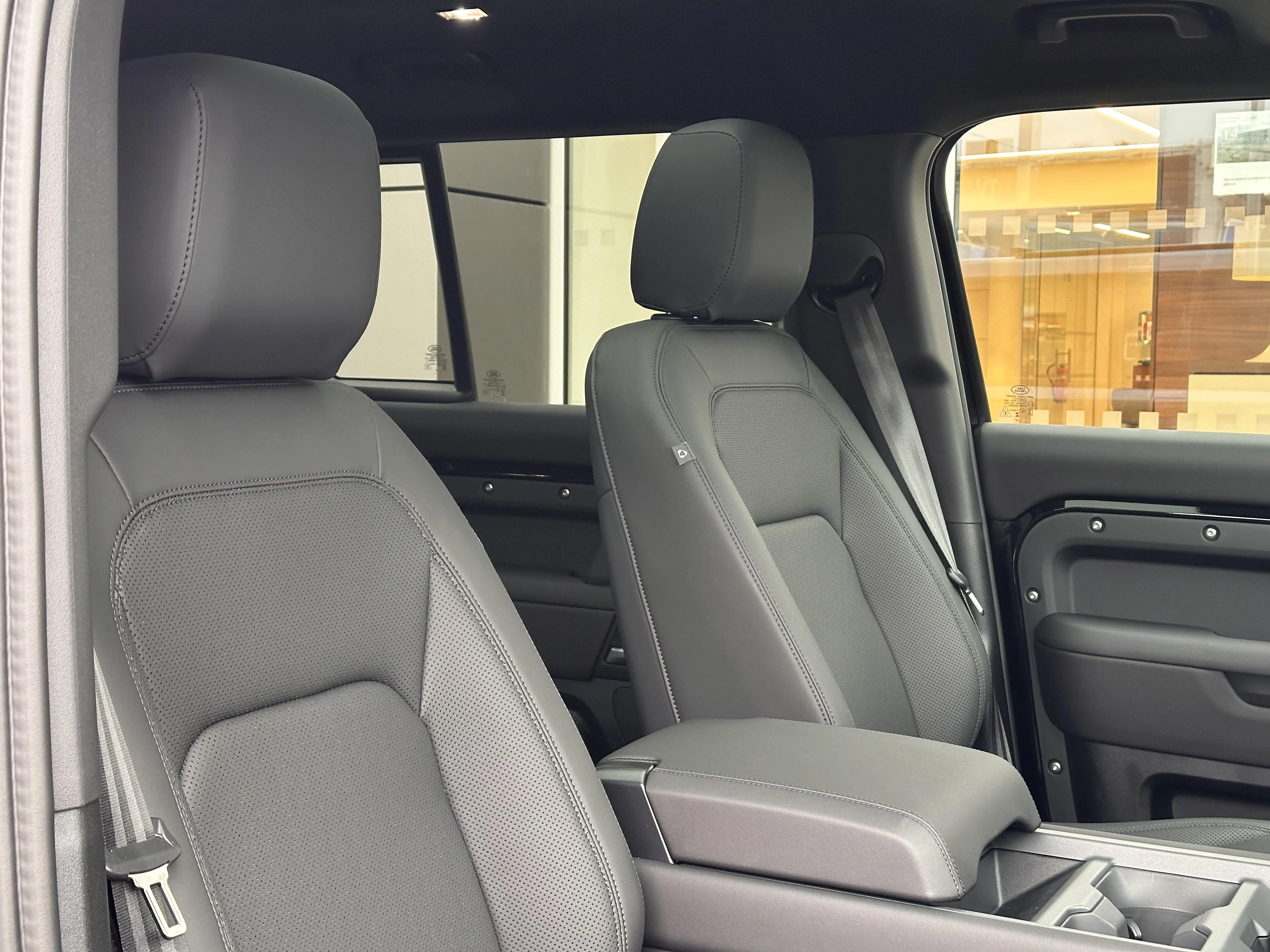 Land Rover-Defender-image-9