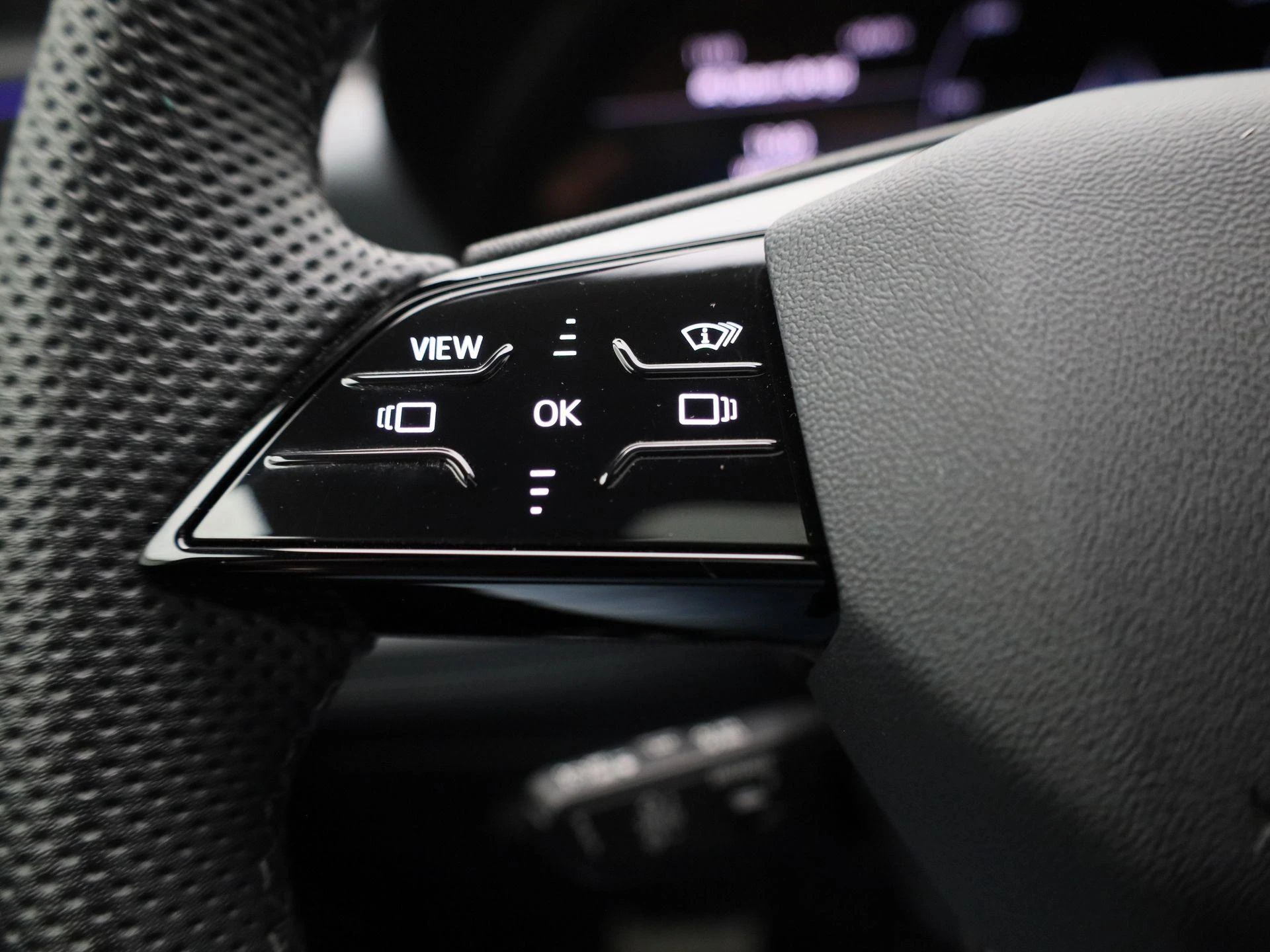 Audi-Q6 e-tron-image-21